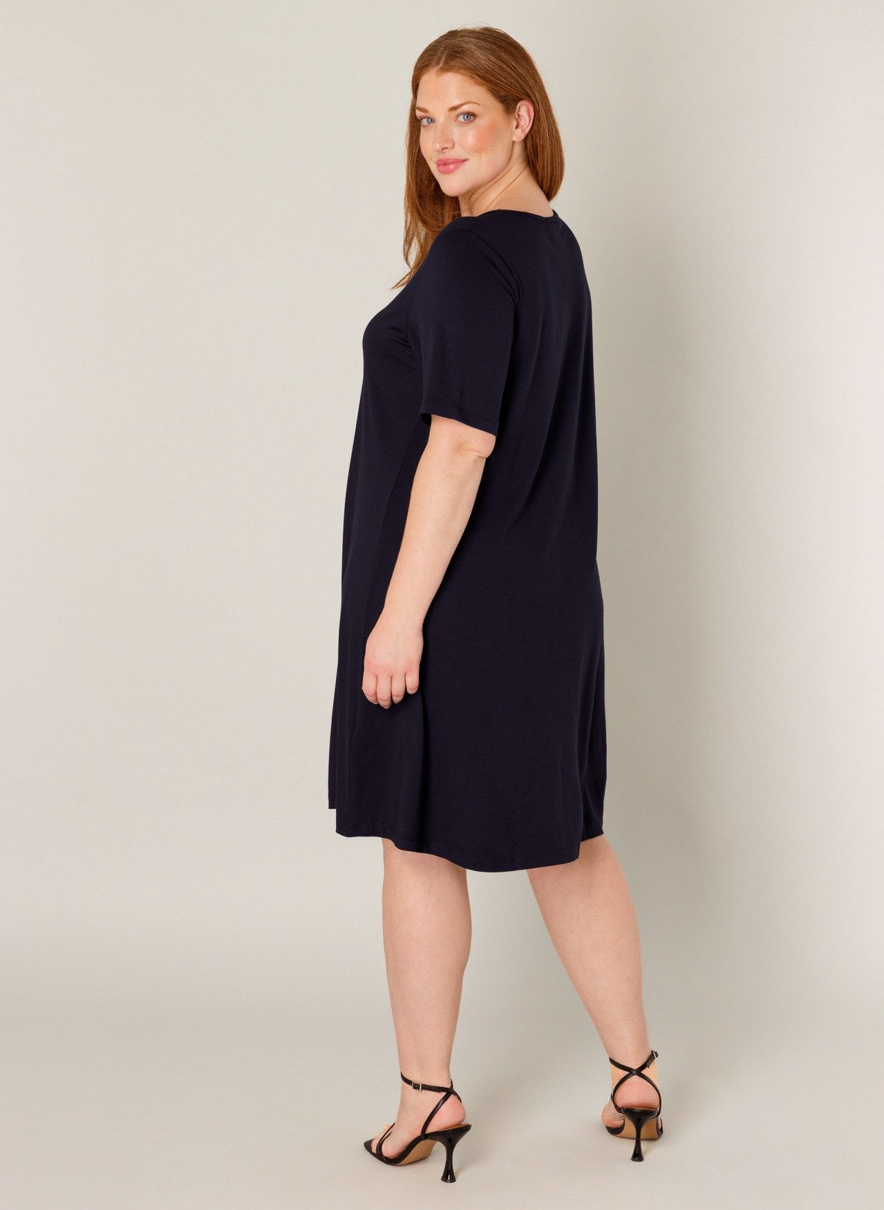 Base Level Curvy Shirtkleid Abernathy Sommerkleid In leicht ausgestellter F günstig online kaufen