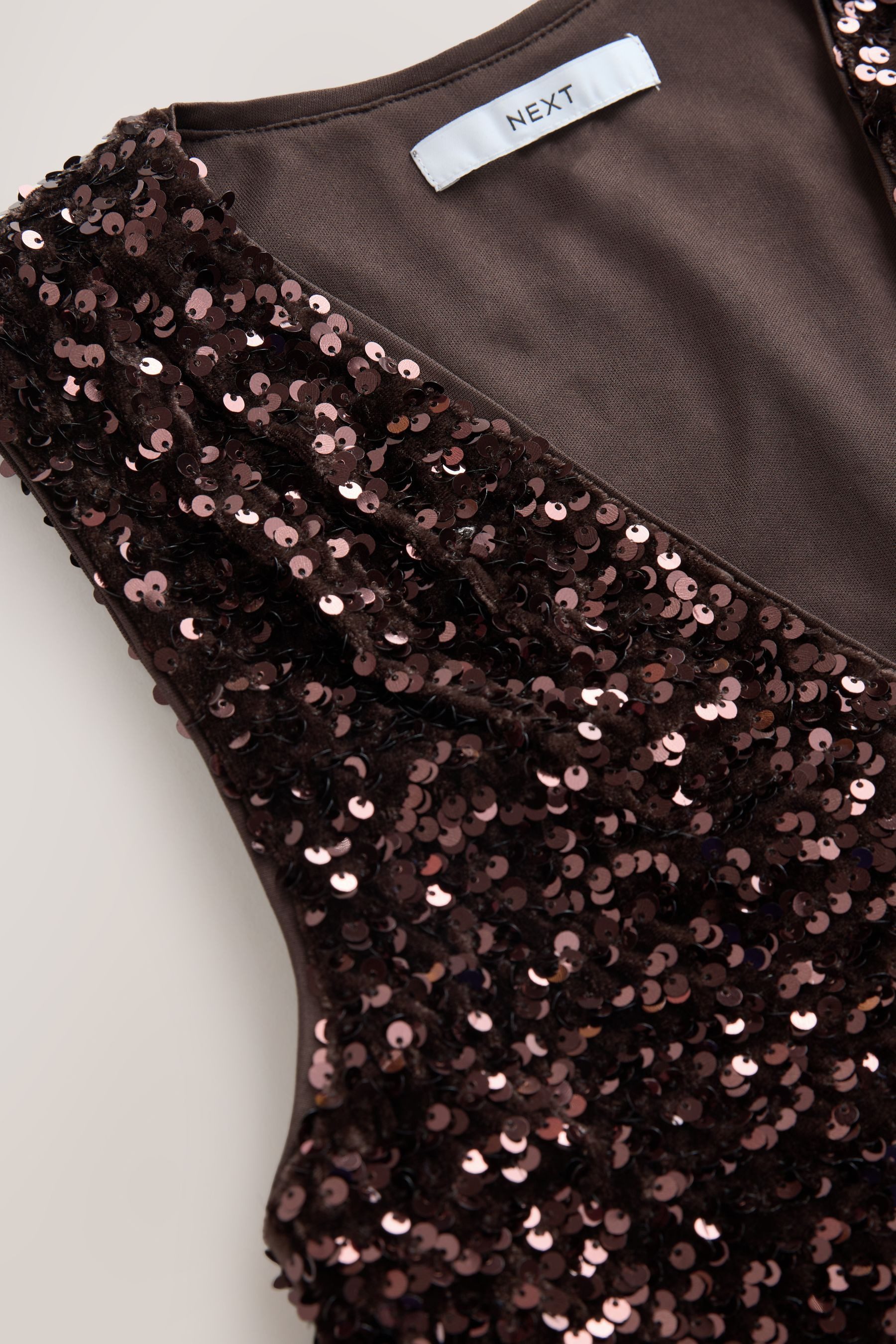 Next V-Shirt Ärmelloses Paillettenoberteil mit V-Ausschnitt (1-tlg) günstig online kaufen