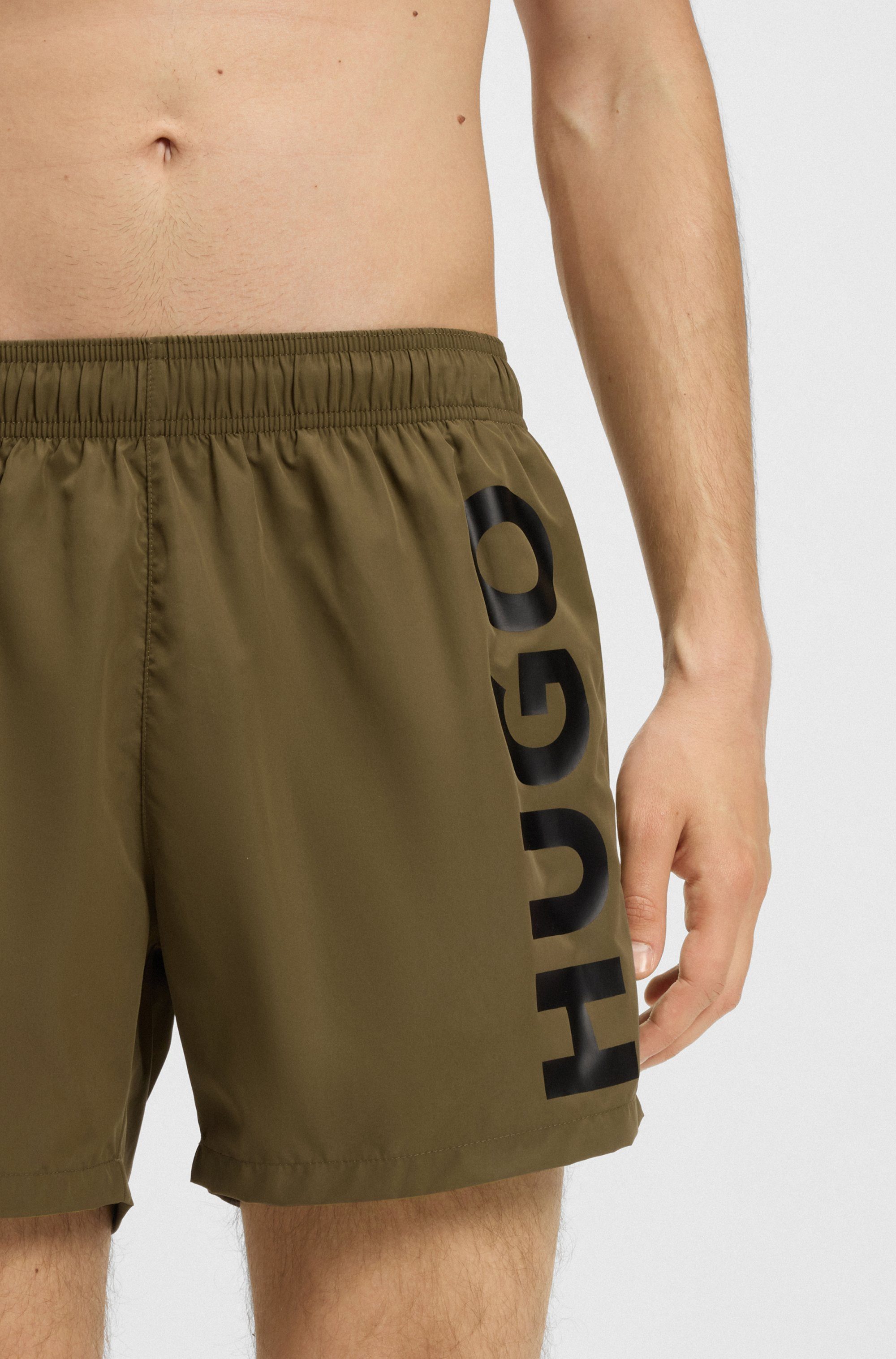 HUGO Badeshorts ABAS seitlich mit großem HUGO Logo-Print