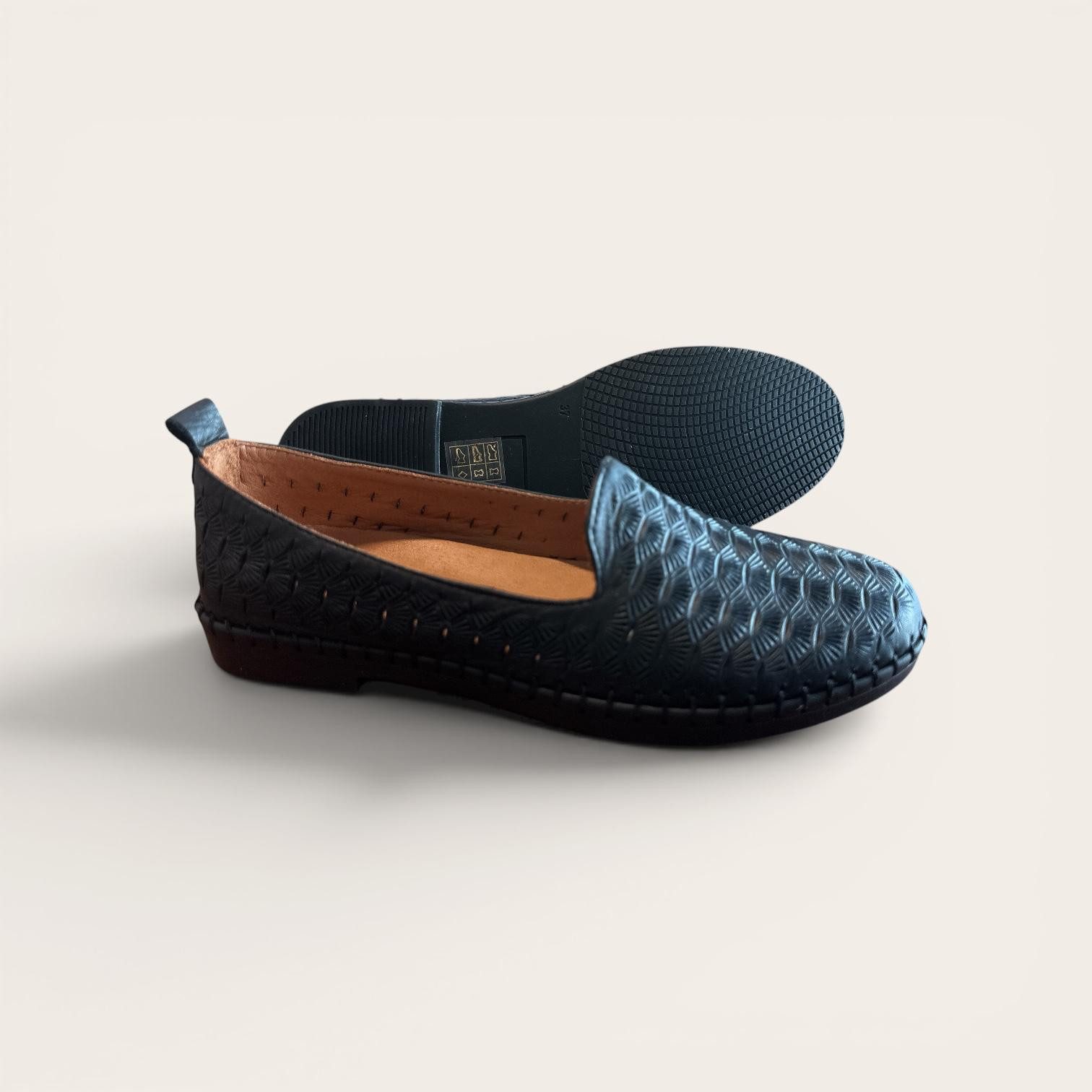 Begoria Begoria Artisan - Bestickte Loafer mit dekorativer Kontrastnaht Loafer