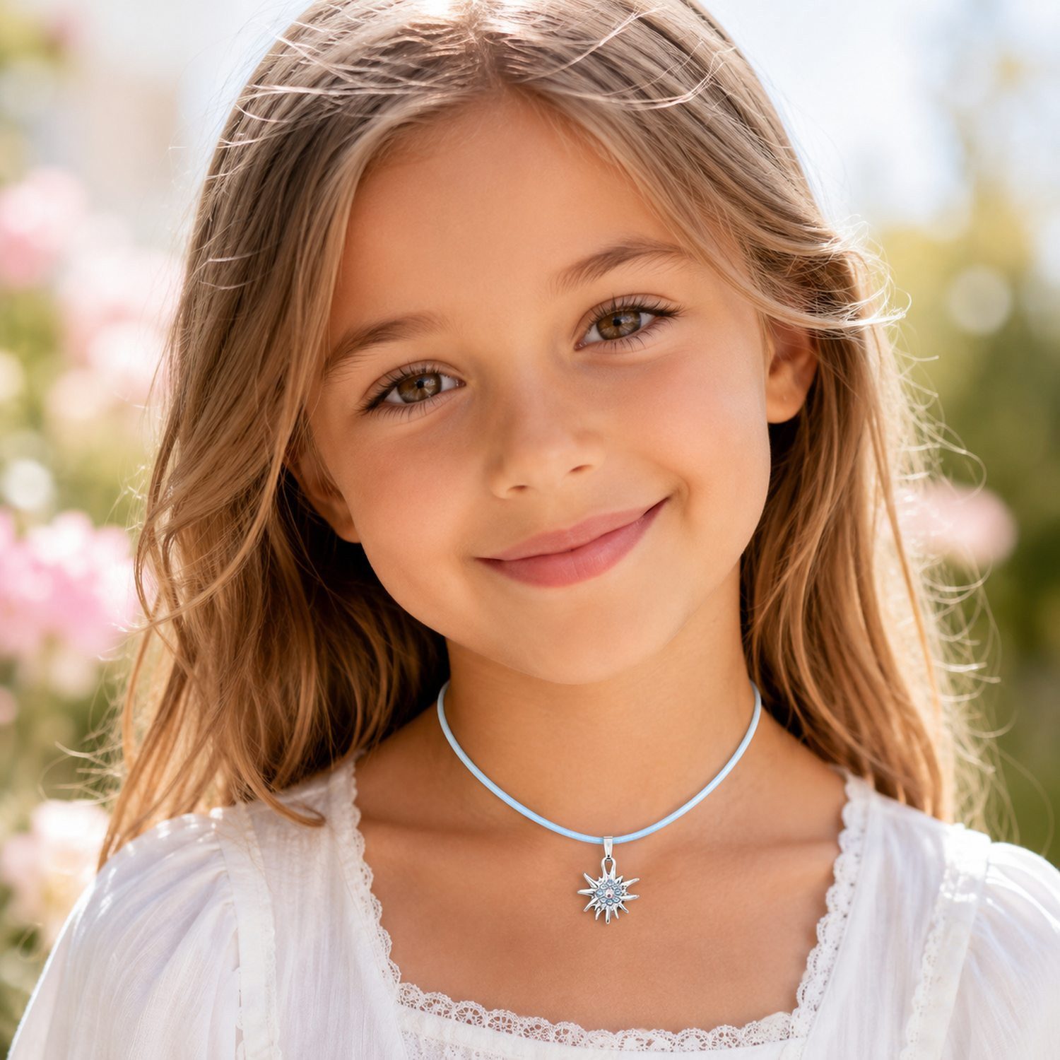 LUISIA® Kette mit Anhänger LUISIA® Kinder Halskette 'Edelweiß' mit Kristallen – Bild 2 von 5