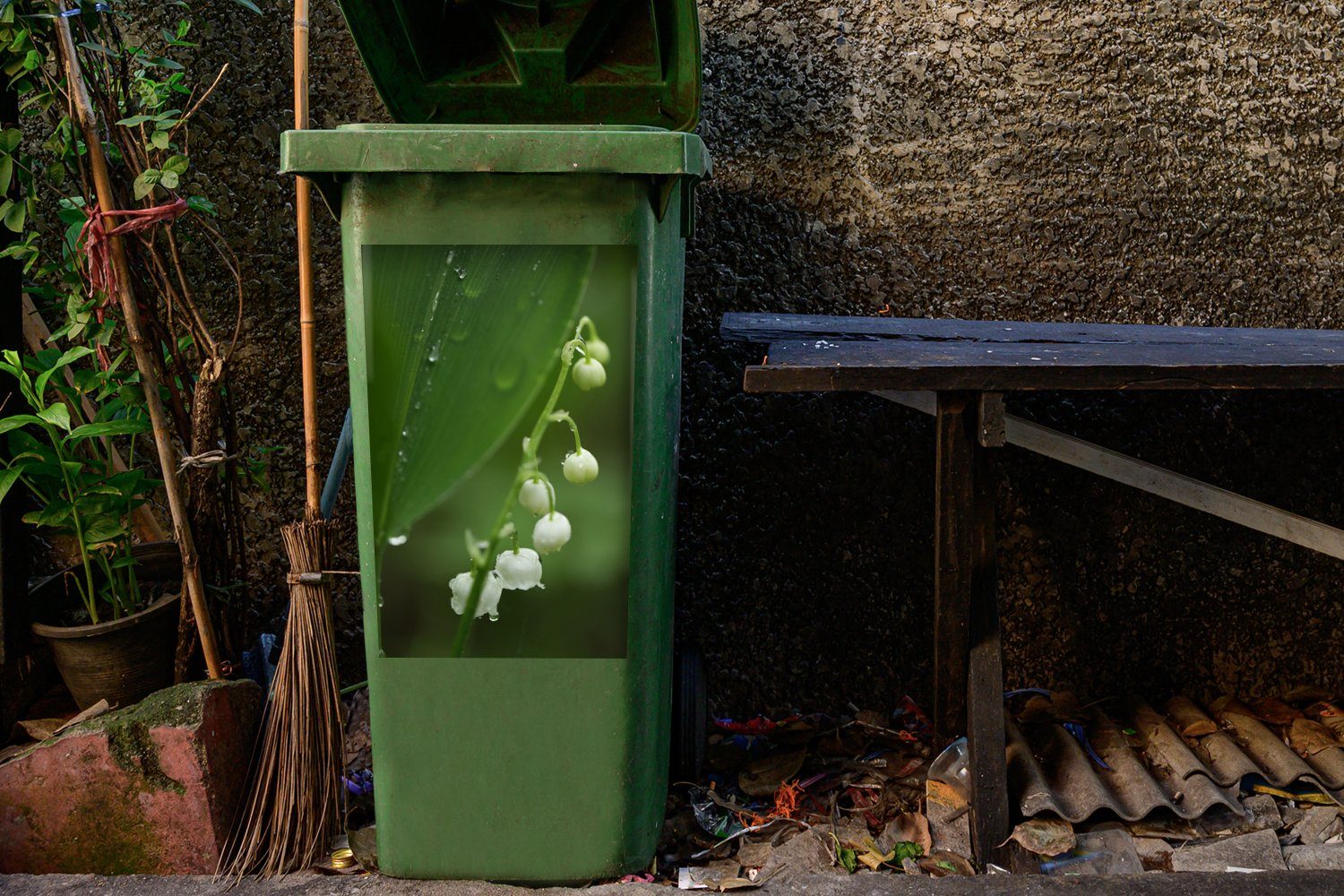 St), Die Sticker, auf Lilie der Container, von Mülltonne, Abfalbehälter Wandsticker (1 Dalen MuchoWow Mülleimer-aufkleber, Regentropfen