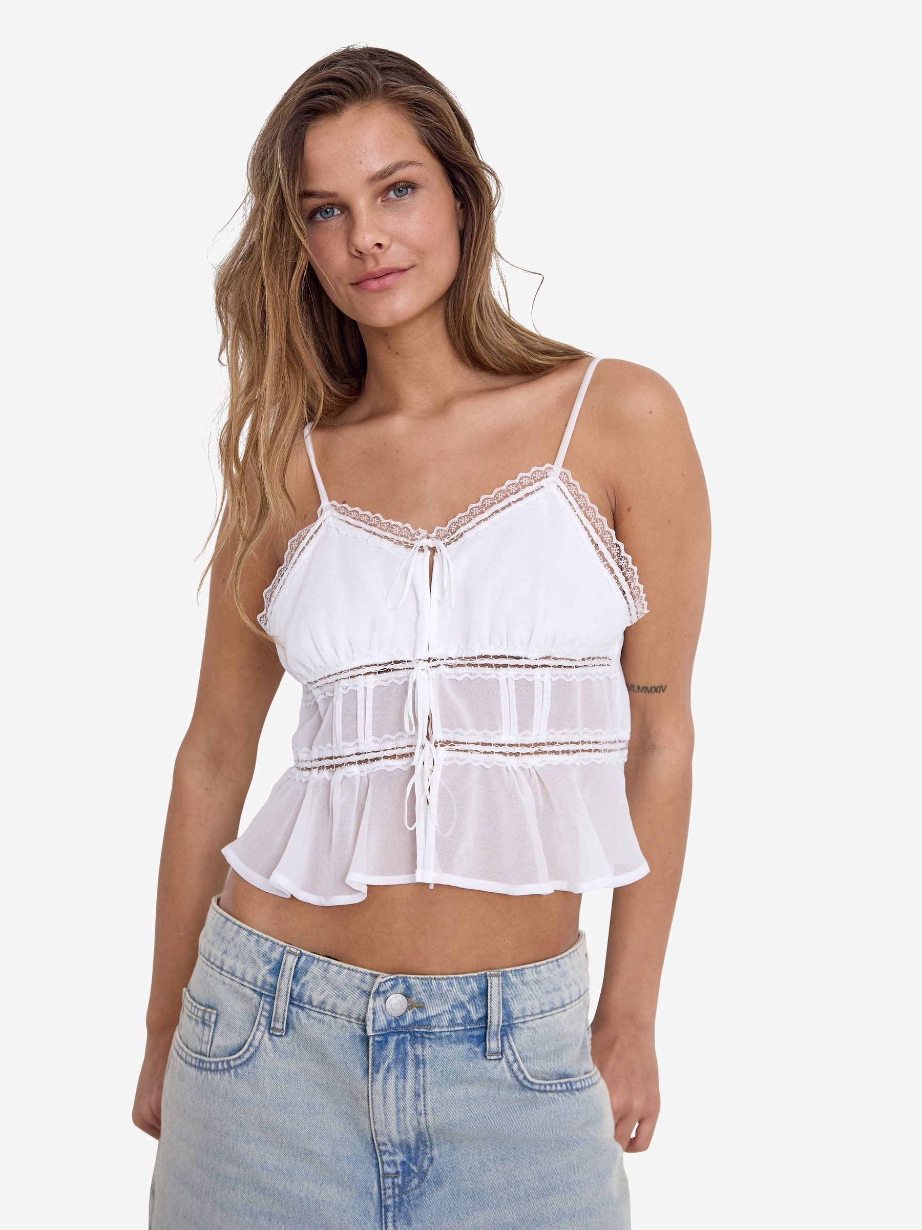 Noisy may Shirttop Verspieltes Design mit Rüschen und Schnürung NMFAIRY S/L DETAIL TOP WVN