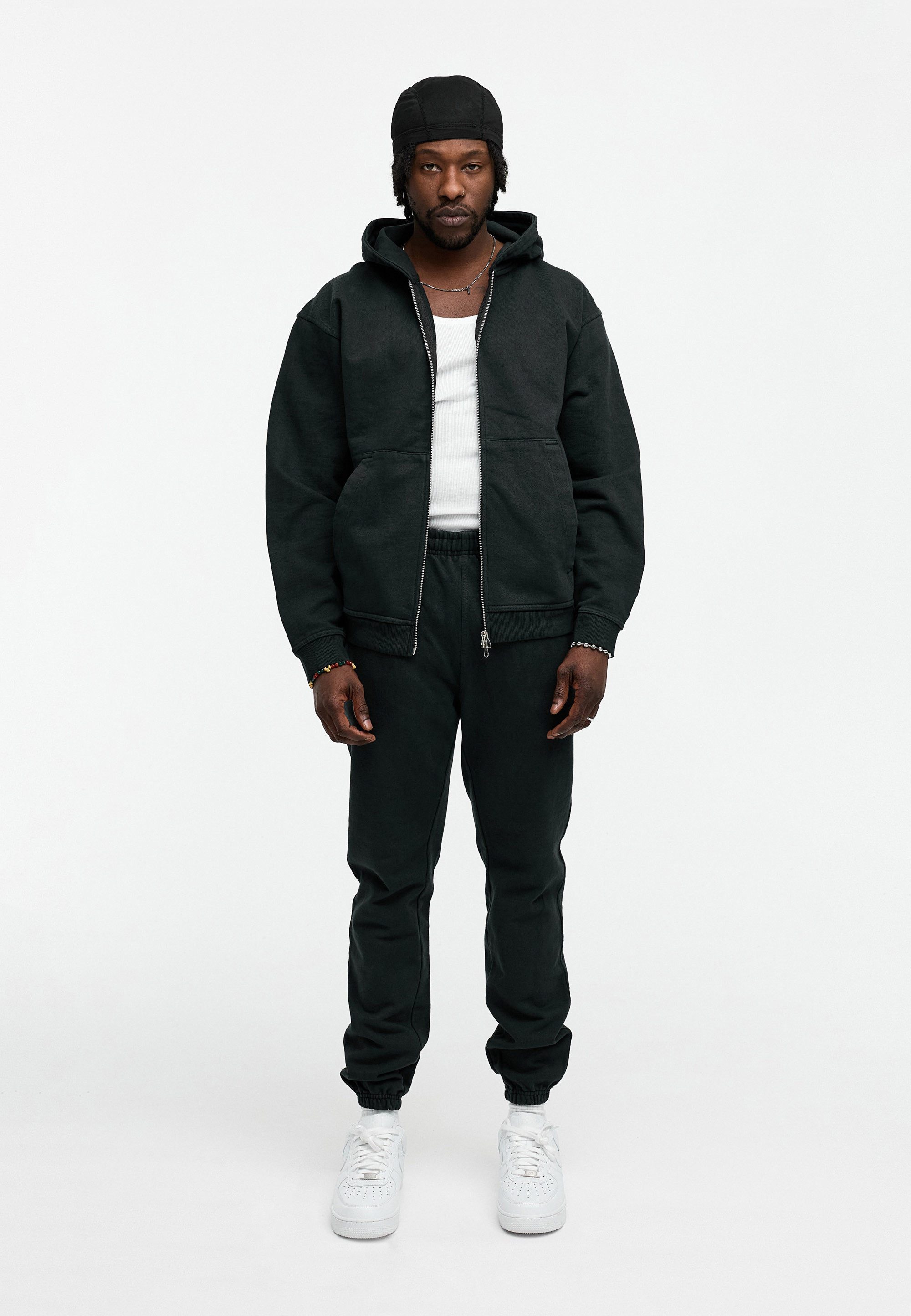 BEHYPE STUDIOS Kapuzensweatjacke IM OVERSIZE FIT, ZIPPER-HOODIE Herren Zip-Thru Sweatjacke Kapuzenpullover Kapuzen-Sweatshirt Sweater