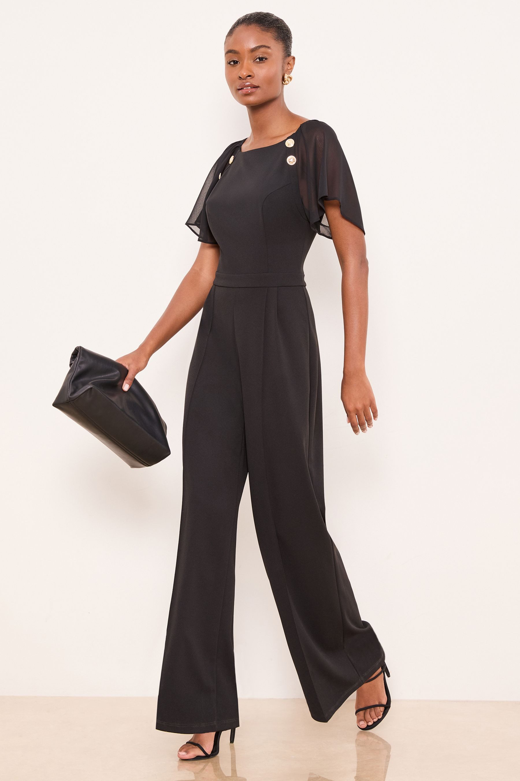 LIPSY Jumpsuit Lipsy Jumpsuit mit Chiffon-Flatterärmel, Kurzgröße (1-tlg) – Bild 4 von 4