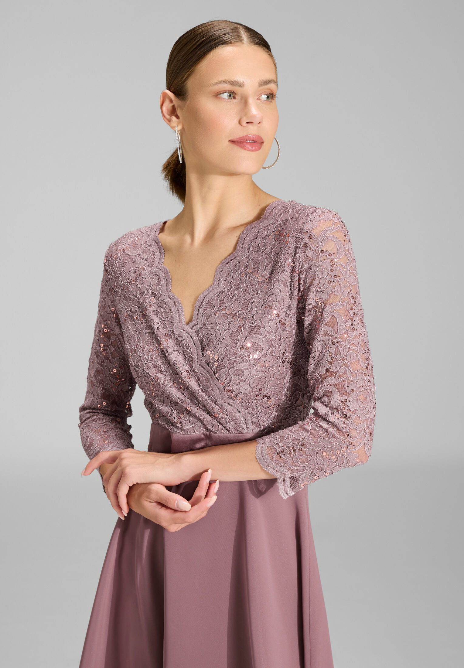 SWING Cocktailkleid - Cocktailkleid aus Material-Mix Taillierte Passform mit ausgestelltem Rockteil