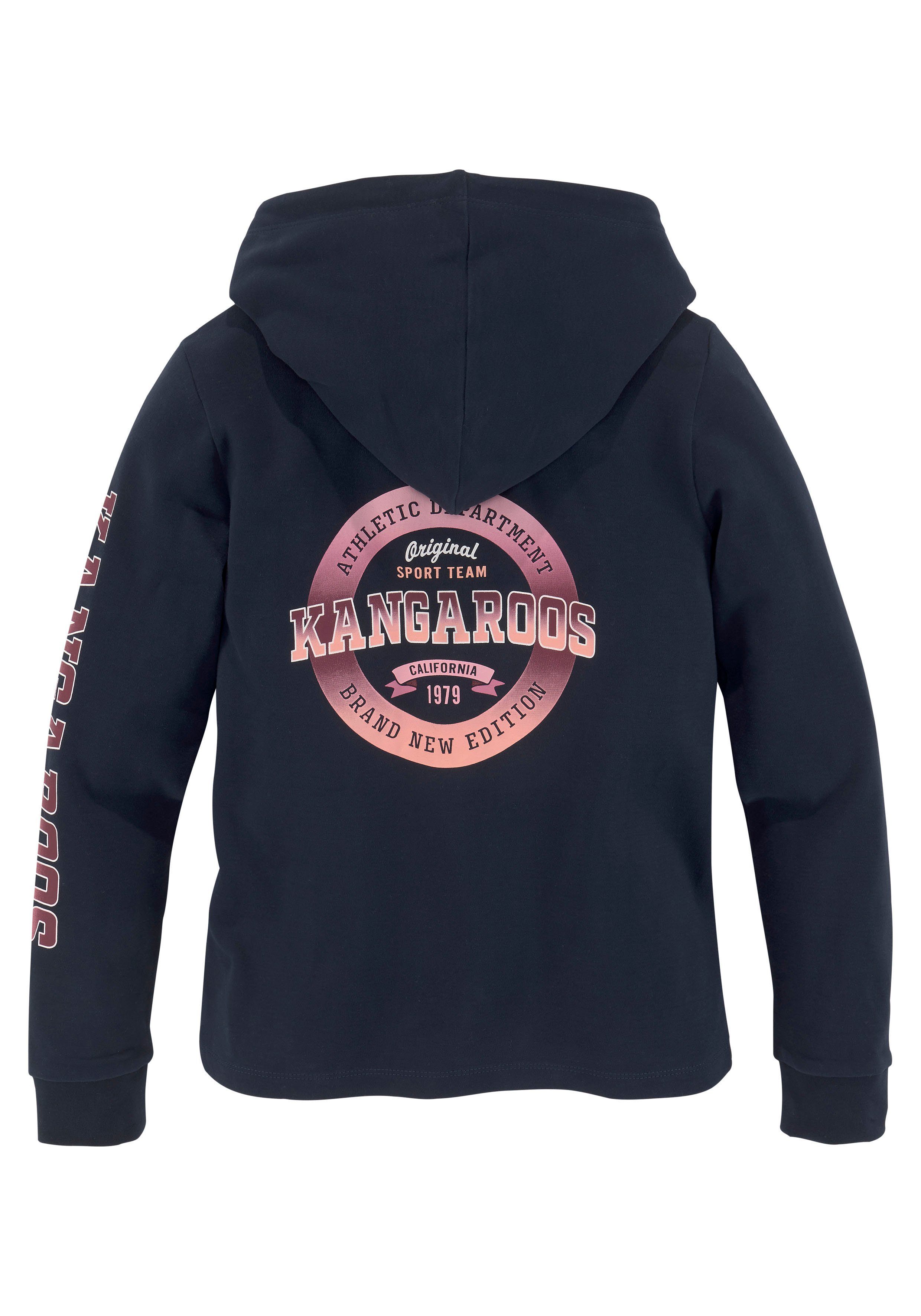 KangaROOS Langarmshirt Kangaroos Kapuzenshirt mit Ärmeldruck gerade Passform, bedrucktes Design, mit Kapuze, aus 100% Baumwolle – Bild 5 von 5