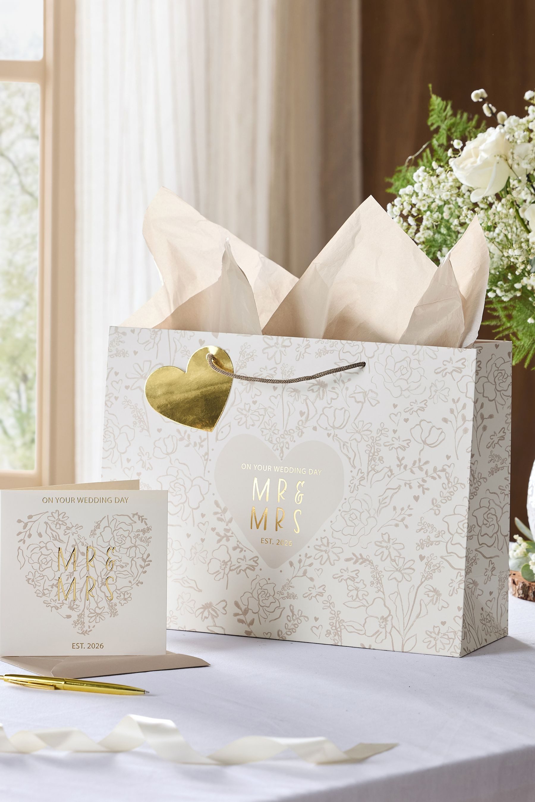 Next Geschenkpapier Geschenktasche und Karte, 2026 Mr and Mrs, (1St)
