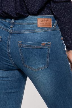 ATT Jeans Slim-fit-Jeans Belinda mit legeren Waschungen