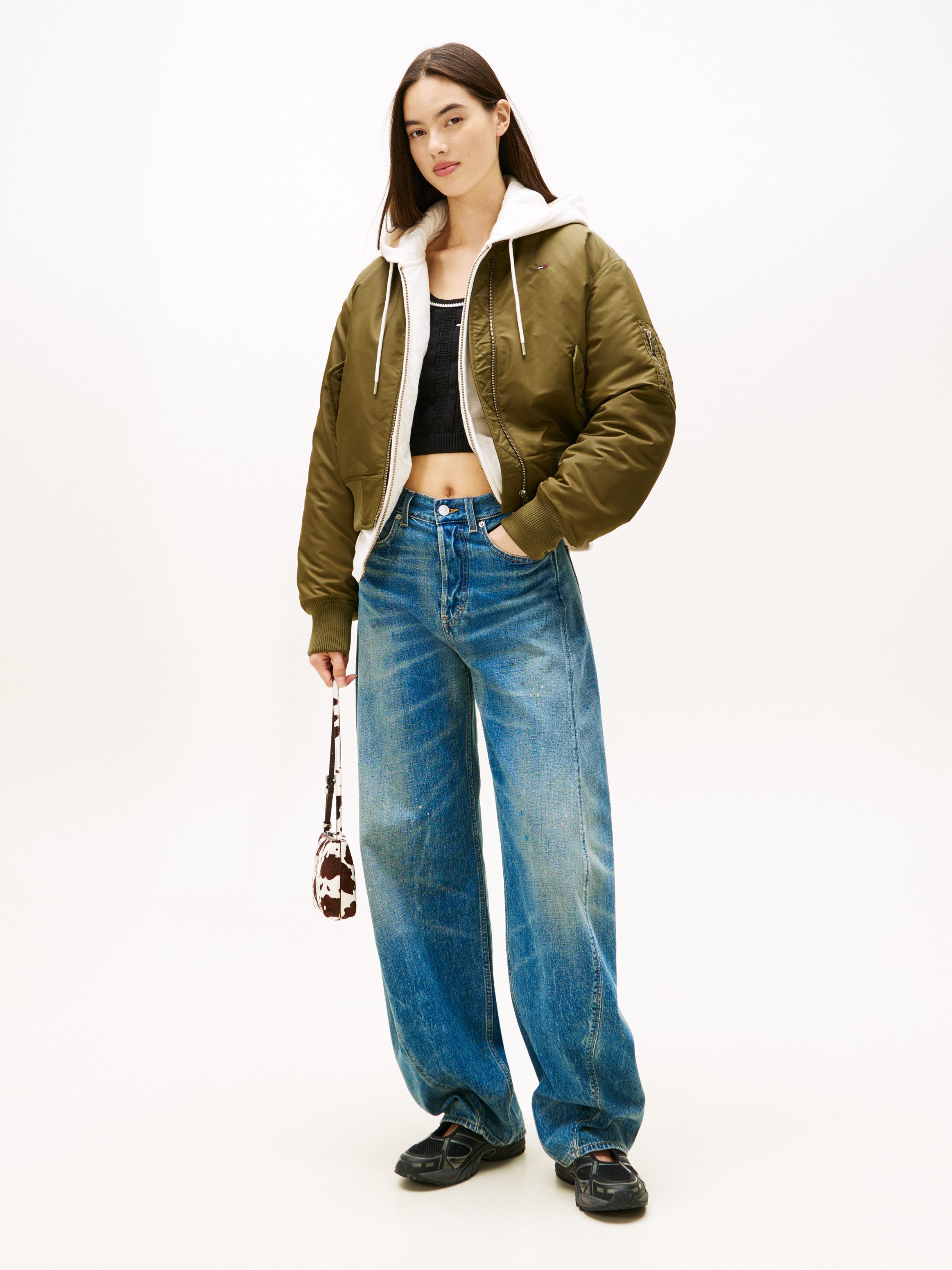 Tommy Jeans Bomberjacke TJW ESSENTIAL BOMBER JACKET Mit Reißverschlusstaschen an den Ärmeln