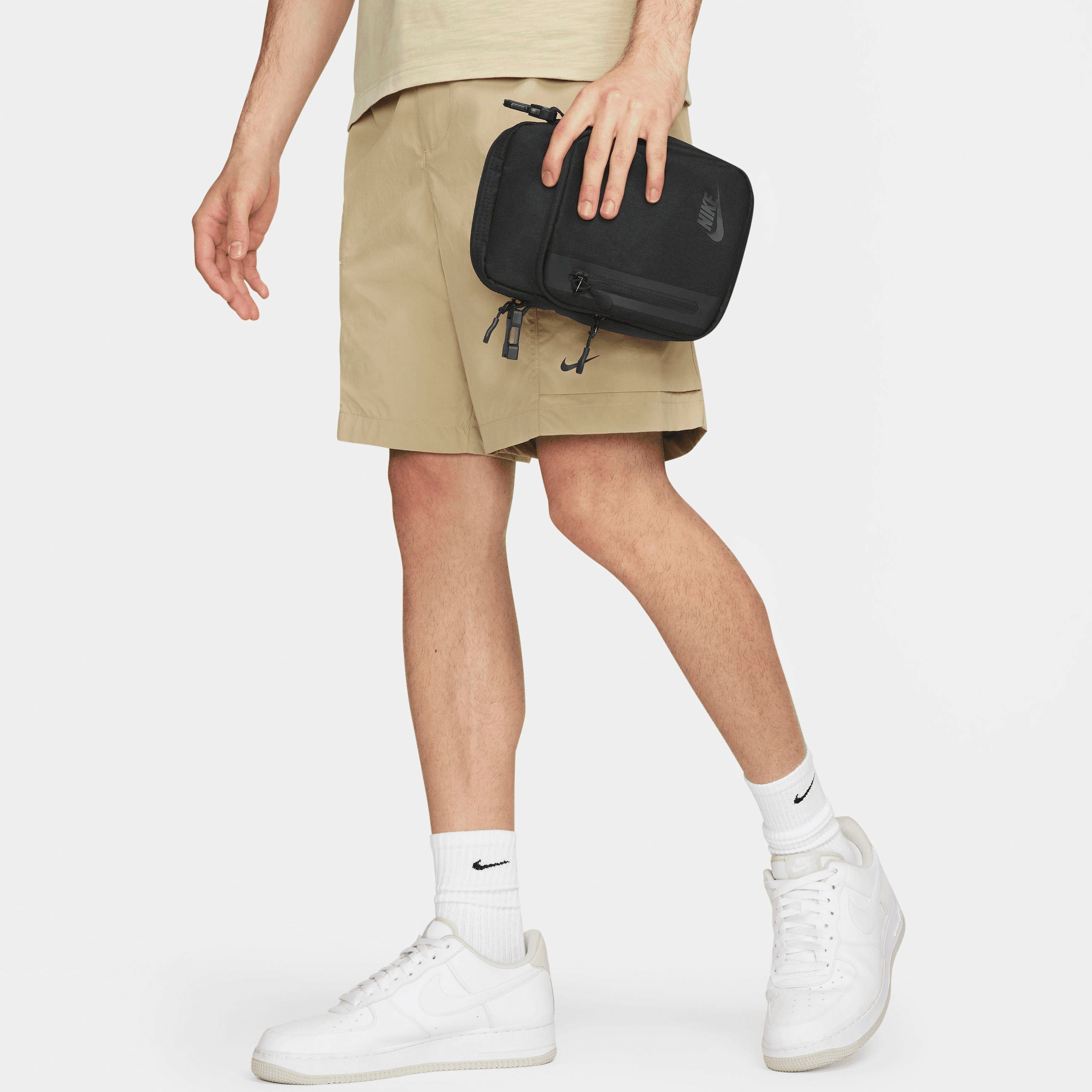 Nike Sportswear Umhängetasche ELEMENTAL CROSSBODY, sportlicher Stil, aus Kunstfaser, mit Reißverschluss, mit Logodruck