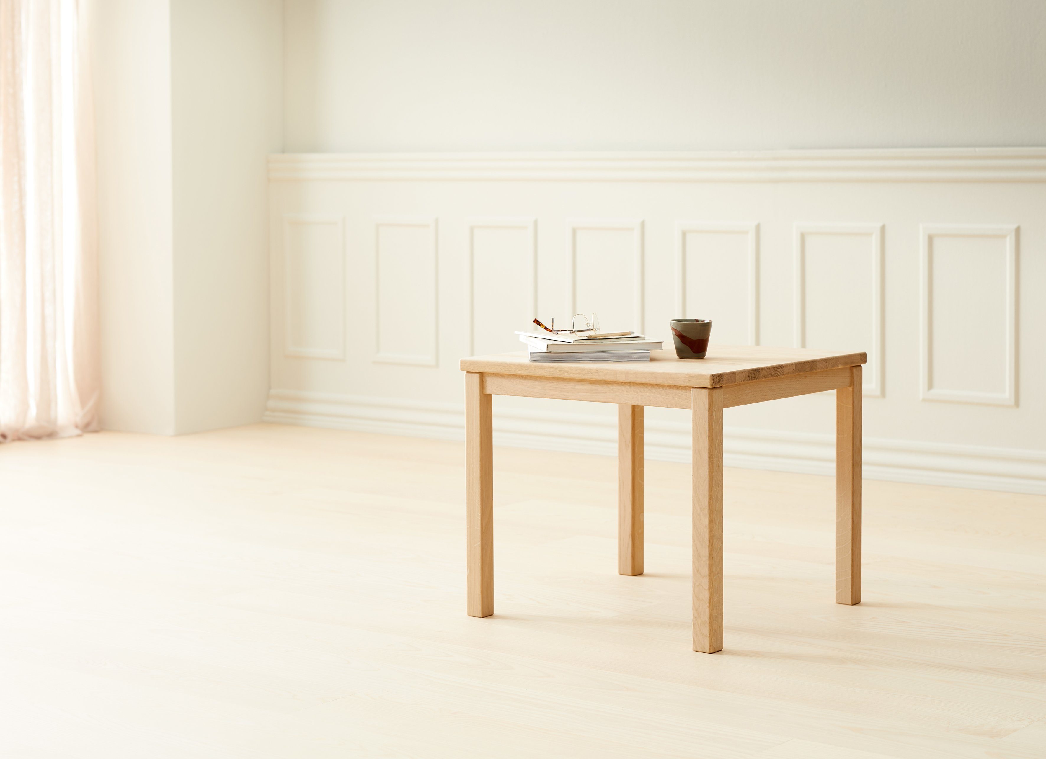 Hammel Furniture aus by Holzarten, Platte Ausklappen zwei Couchtisch Basic in zum mit eine Marcus, Massivholz, Hammel Eiche