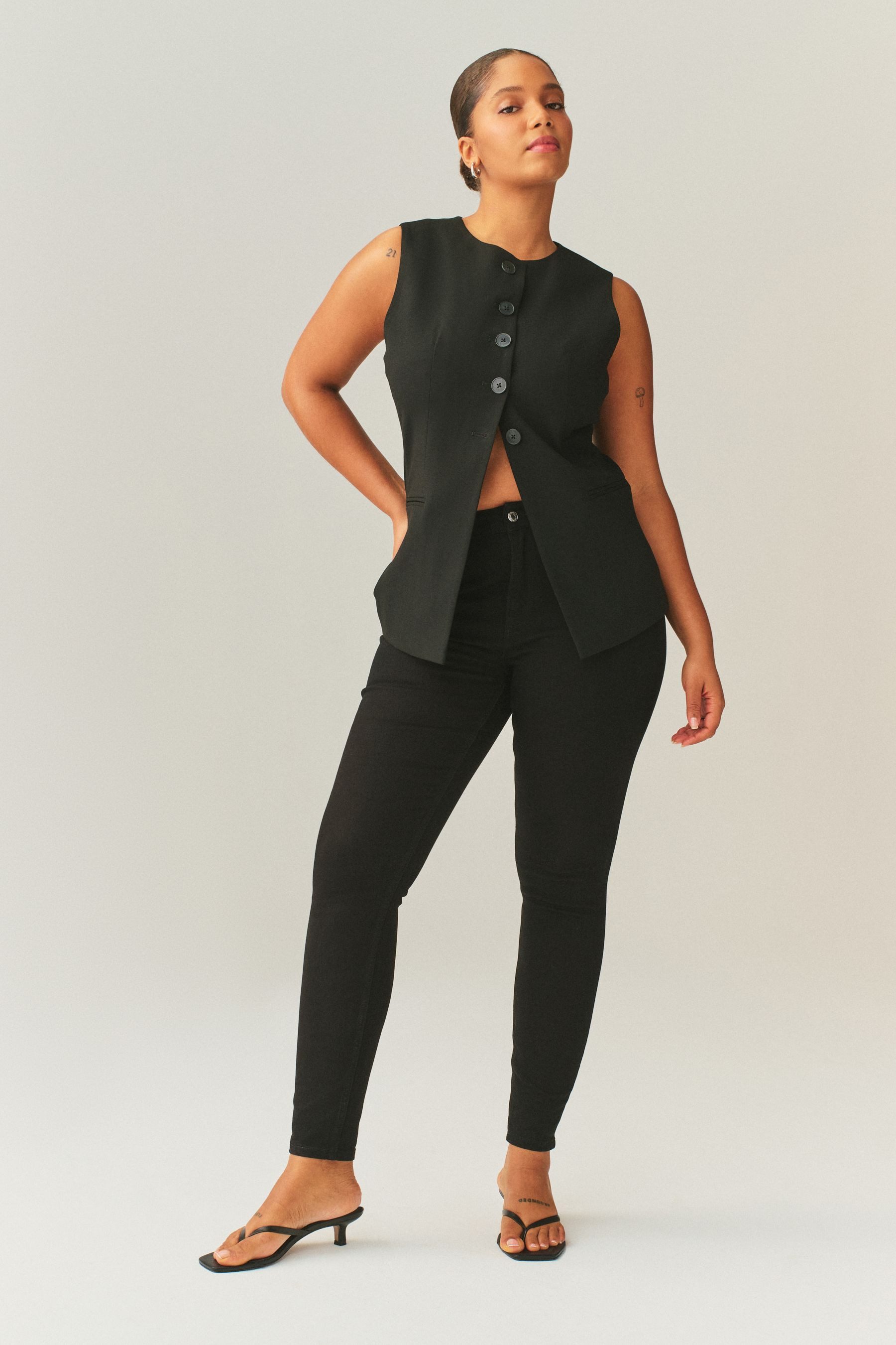 Next Skinny-fit-Jeans Skinny Fit Sanduhr-Jeans mit mittelhohem Bund (1-tlg)