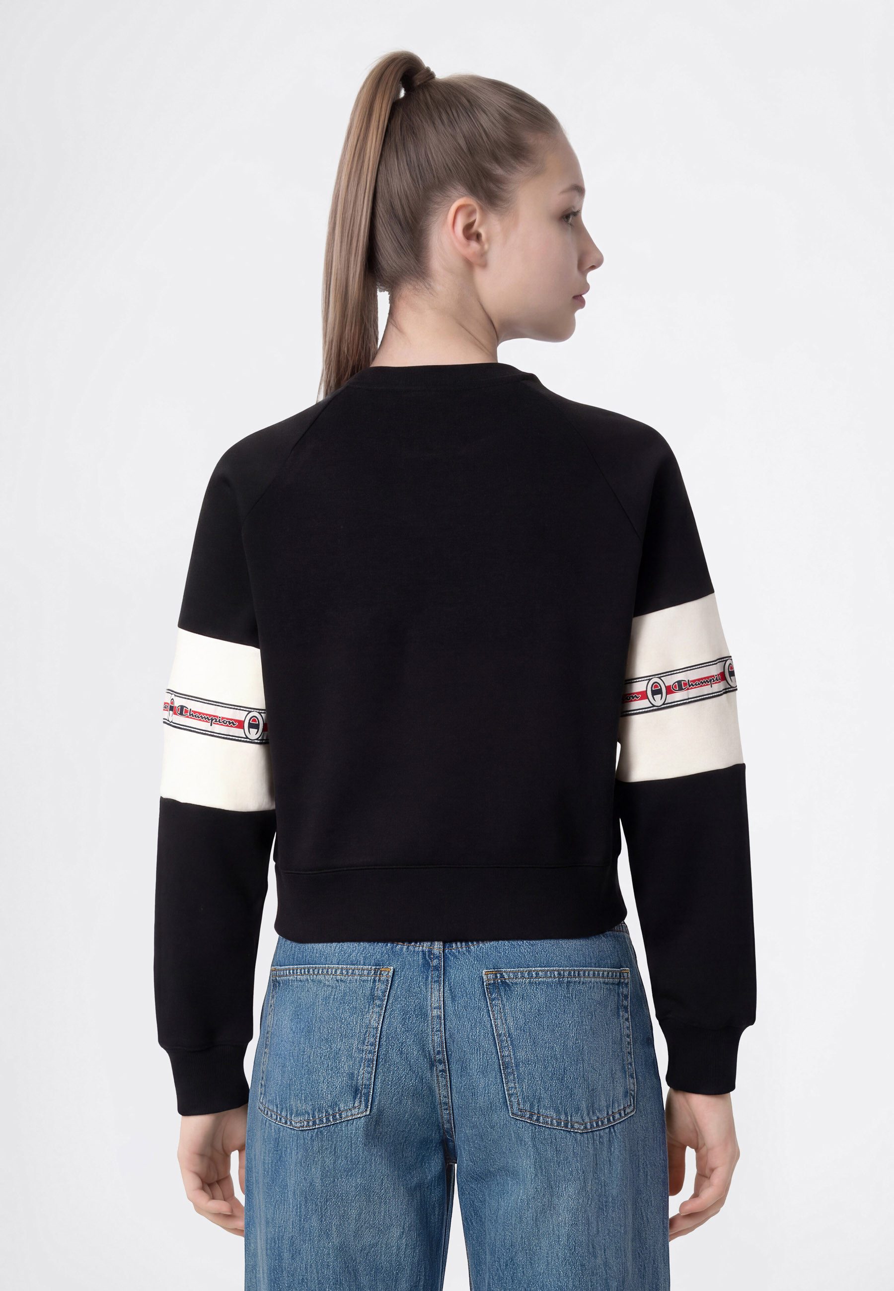 Champion Sweatshirt SPORTWEAR CREWNECK Standard Fit Langarm-Design, aus Baumwolle und Polyester, Standard Fit