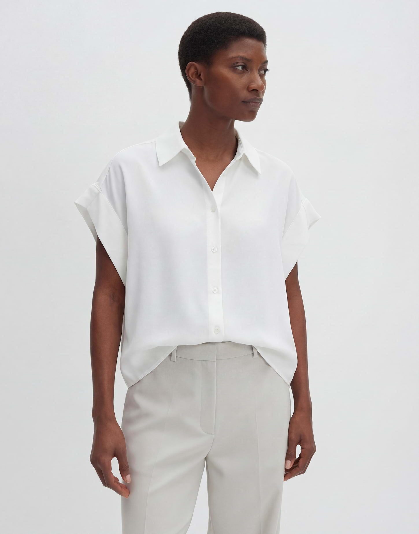 someday Kurzarmbluse Zelya aus ECOVERO™-Mix Ärmelaufschlag und Hemdkragen für gepflegte Looks