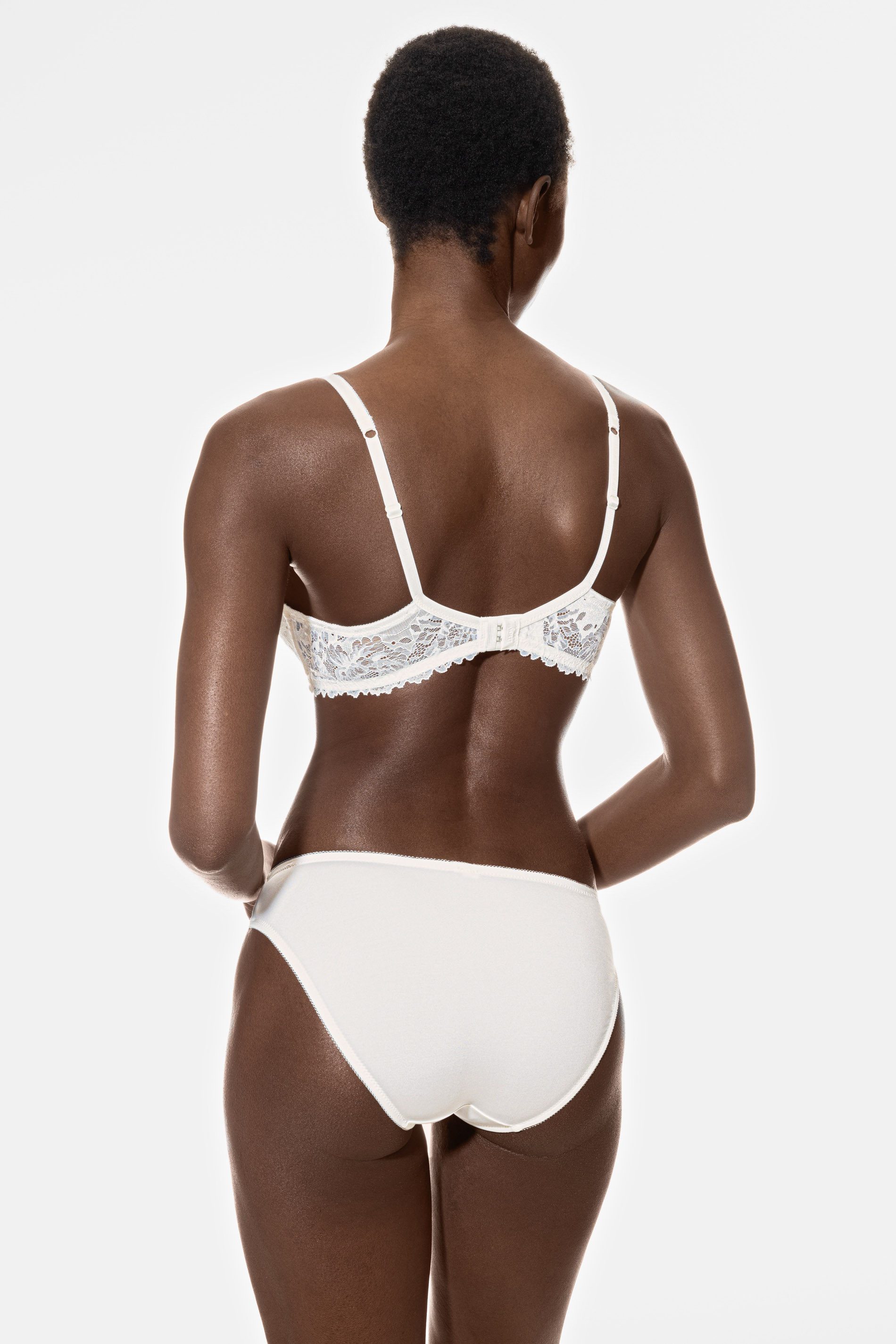 Mey Bügel-BH Mey Damen Spacer-BH, ohne Bügel Serie Luxurious (1-tlg., 1) 3D-Cups, atmungsaktiv, mit Bügel, Spitze, verstellbare Träger
