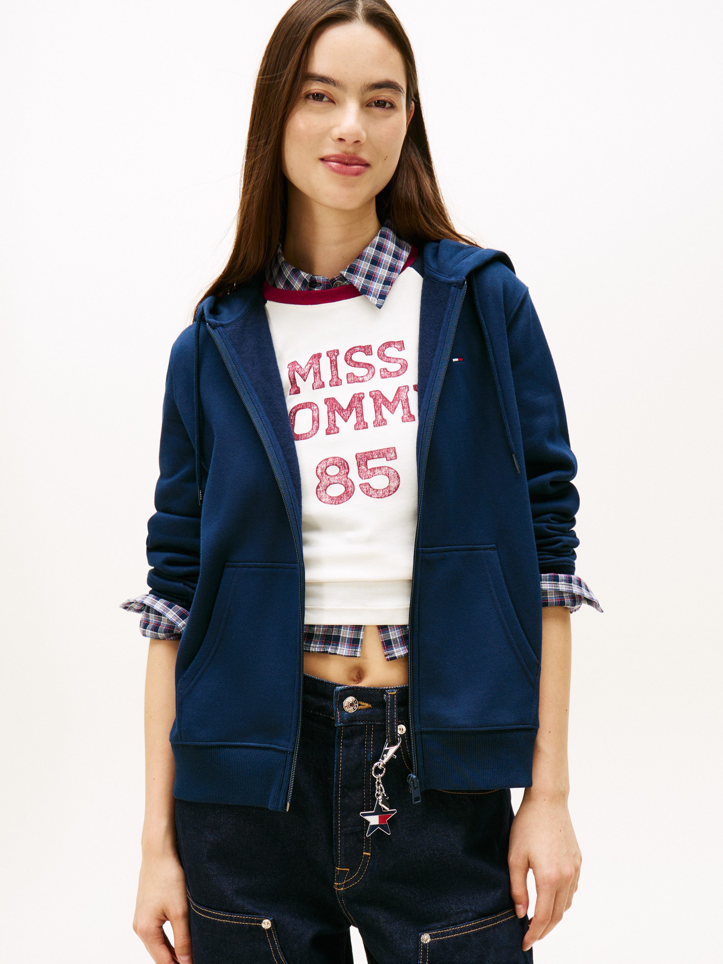 Tommy Jeans Sweatjacke TJW REG S FLAG ZIP THRU mit Logostickerei