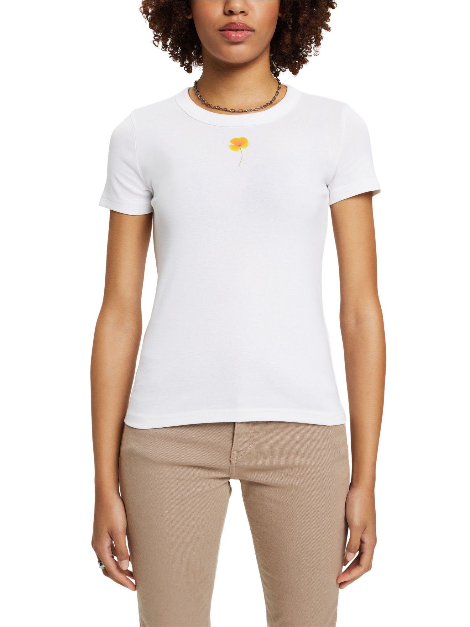 der auf T-Shirt by Print (1-tlg) floralem WHITE Esprit Brust T-Shirt mit edc