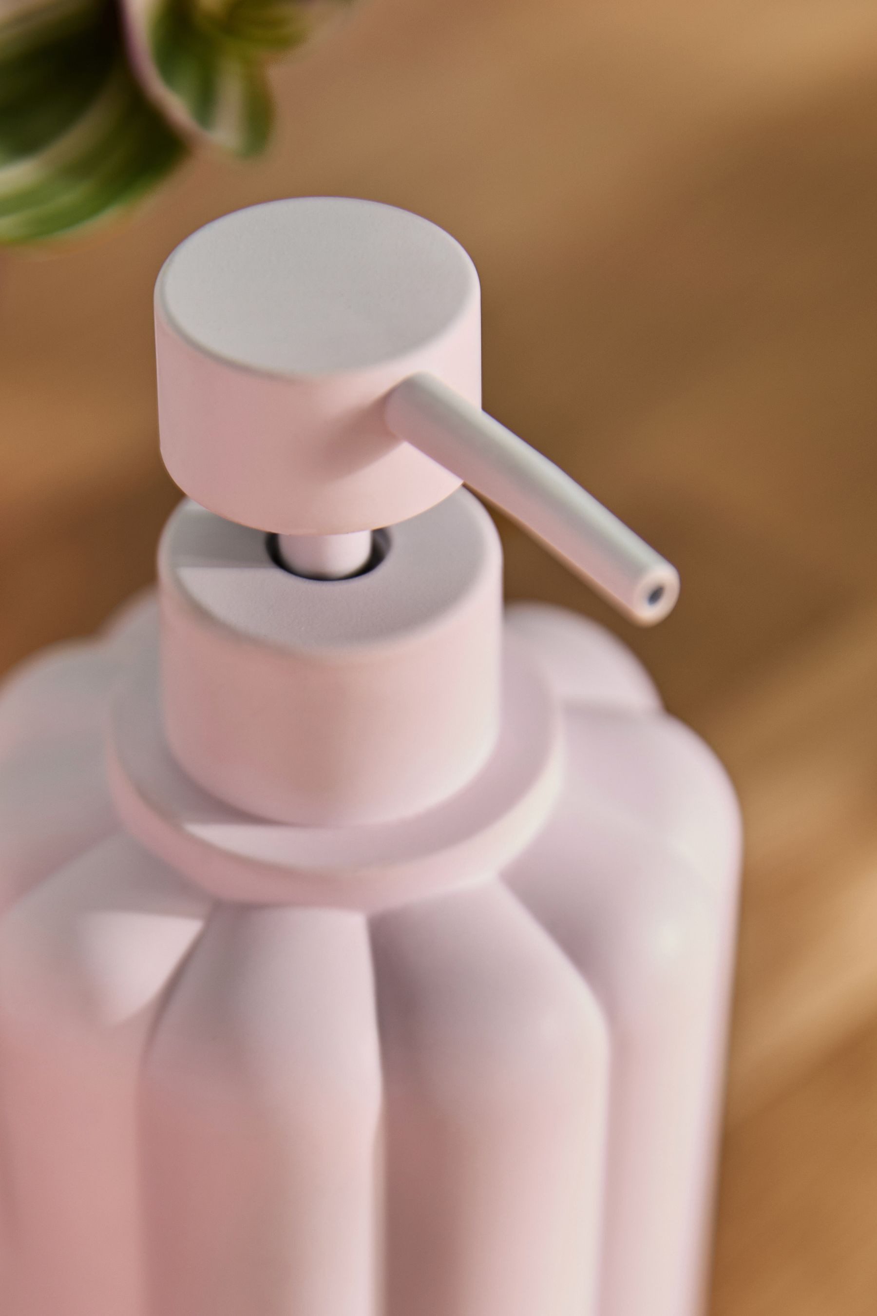 Next Seifenspender Geriffelter Seifenspender günstig online kaufen