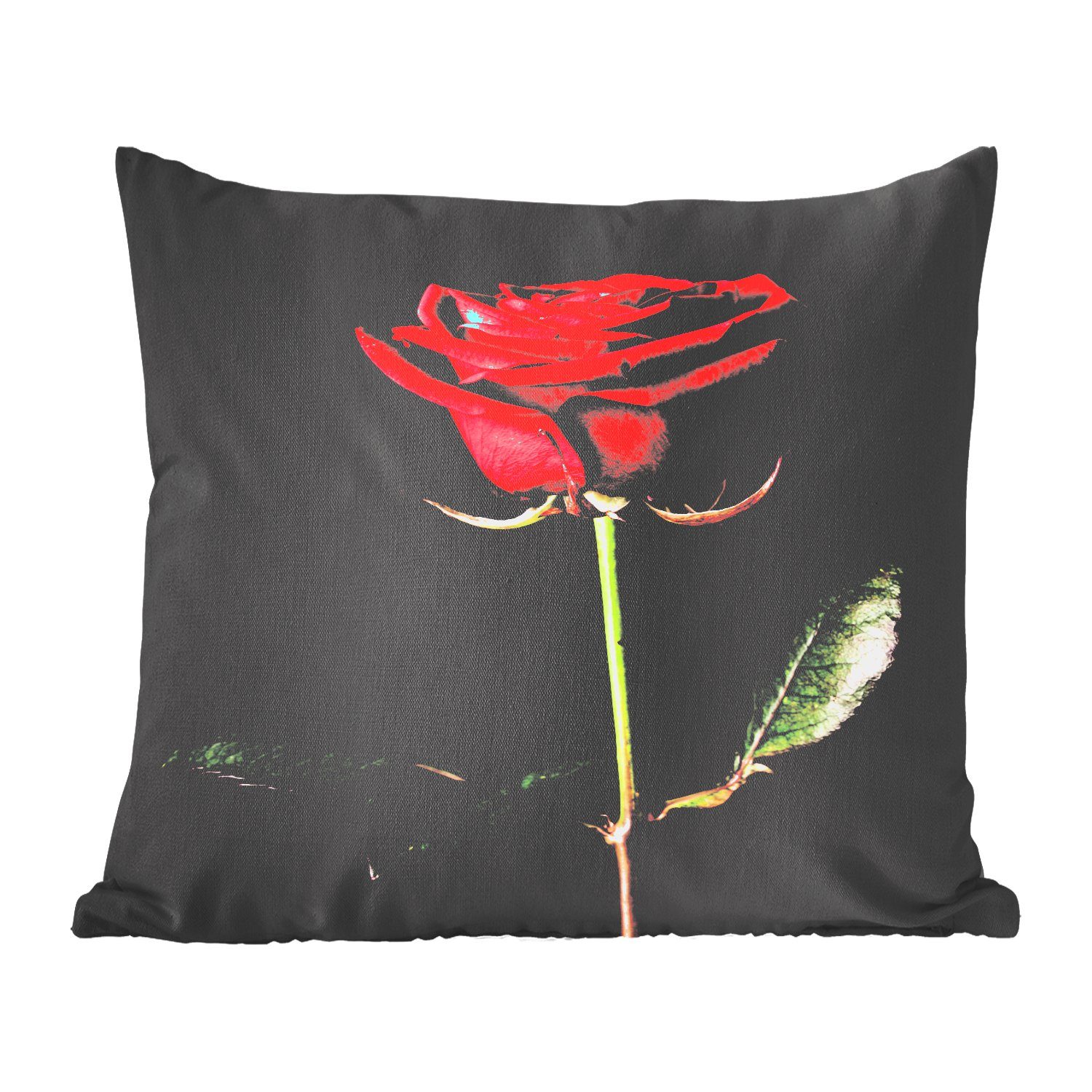 MuchoWow Dekokissen Eine rote Rose auf schwarzem Hintergrund, Zierkissen mit Füllung für Wohzimmer, Schlafzimmer, Deko, Sofakissen