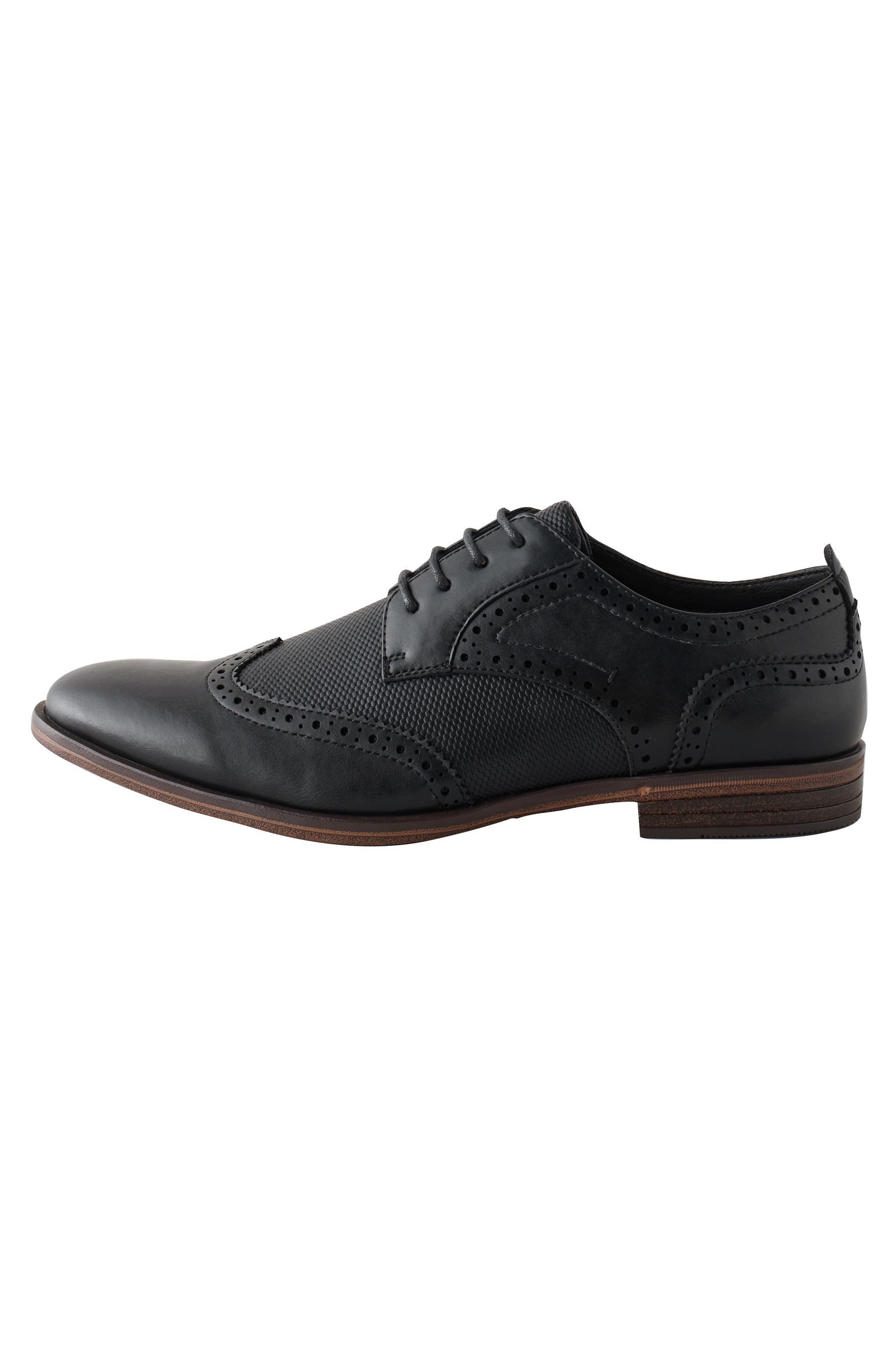 Brogues mit Flügelkappe Budapester