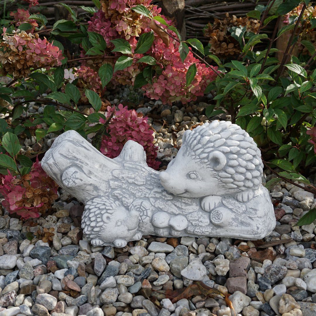 gartendekoparadies.de Gartenfigur Igel Familie auf Ast Steinfigur Tierfigur Steinguss 20 cm 12 kg, Frostsicher