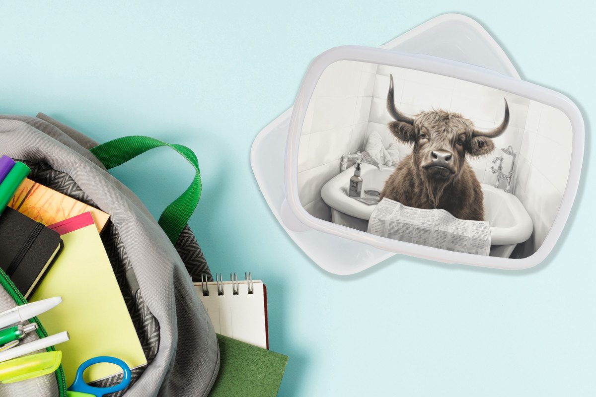 MuchoWow Lunchbox Schottischer Highlander - Badewanne - Badezimmer - Zeitung, Kunststoff, (2-tlg), Brotdose Schule oder Arbeit, Brotbox für Kinder und Erwachsene