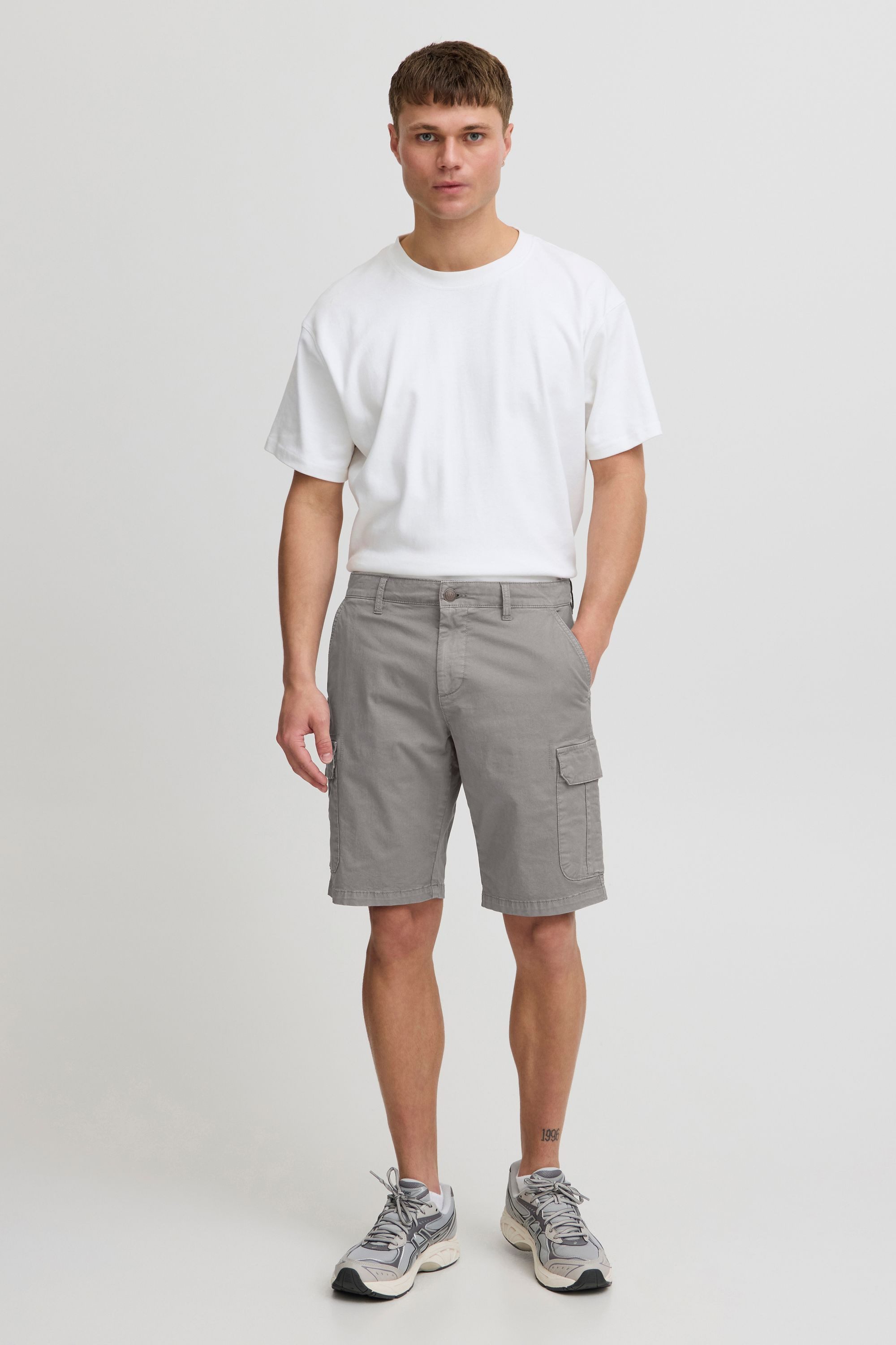 Blend Cargoshorts BHBarni Stilvolle Cargo Shorts mit Taschen