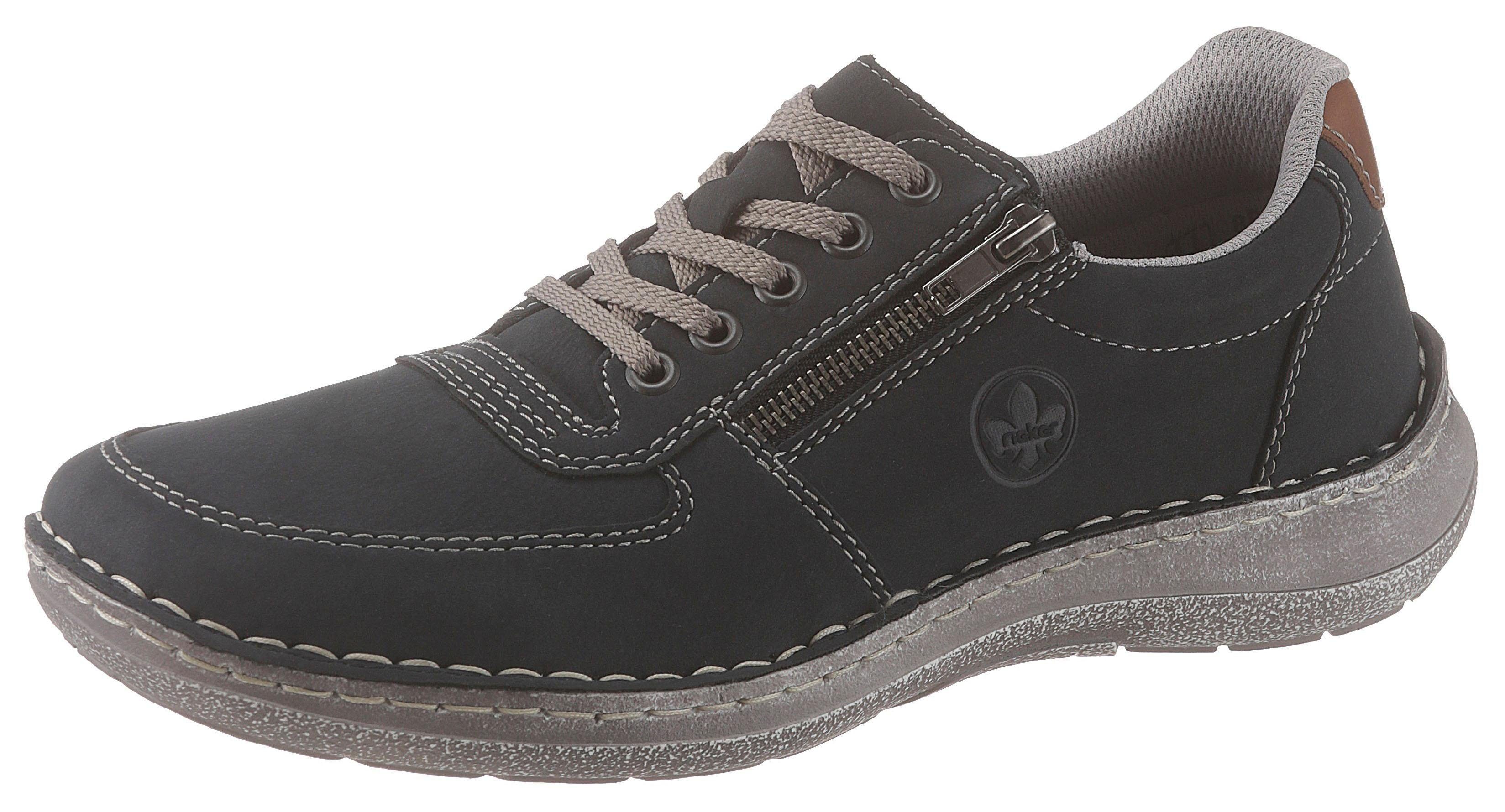 Schnürschuh