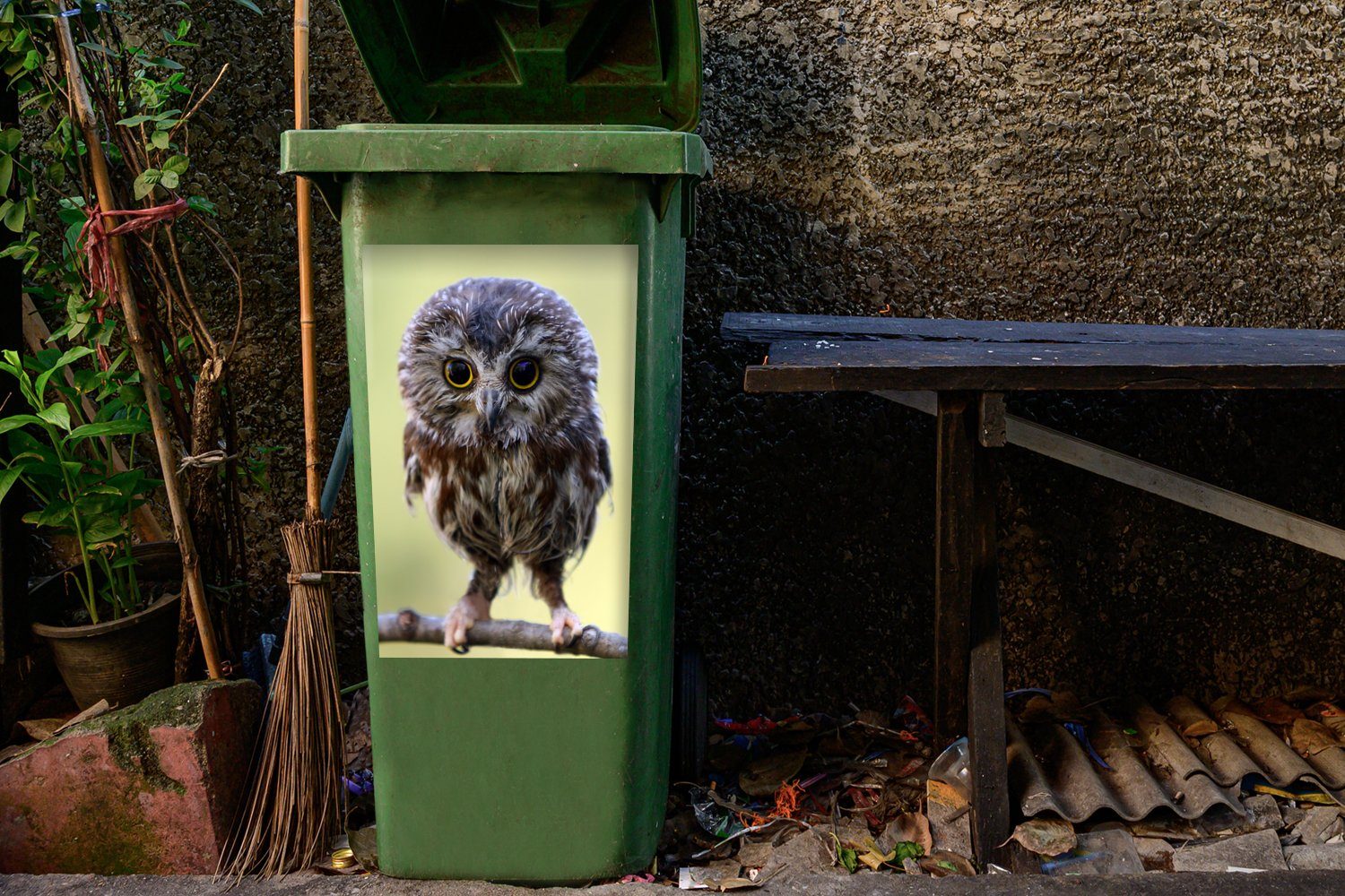 MuchoWow Wandsticker Eule Wald St), Container, (1 - - Vogel Abfalbehälter Sticker, Mülltonne, Mülleimer-aufkleber