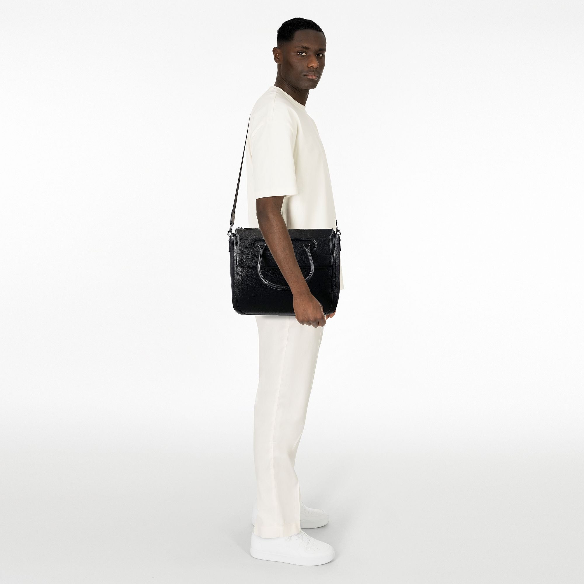 Replay Shopper, Leder