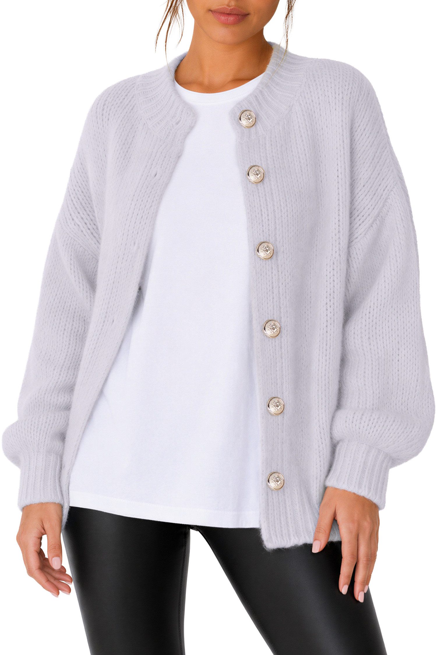Reichstadt Strickjacke Damen Relaxed Fit Cardigan 25RSW094 (1-tlg) Knöpfe und Rundhalsausschnitt als stilvolle Design-Highlights