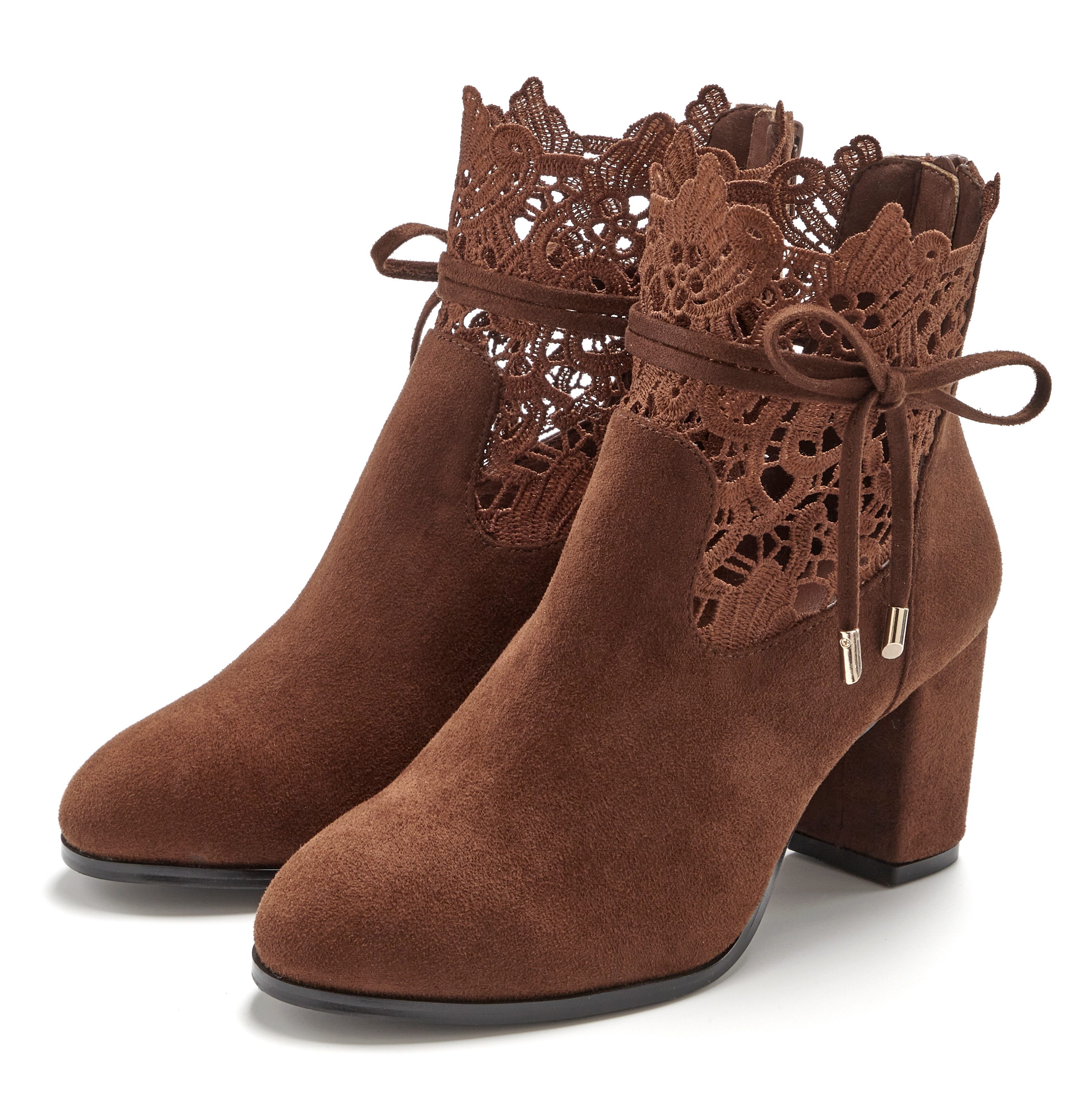 LASCANA High-Heel-Stiefelette mit modischer Spitze und bequemen Blockabsatz, Ankle Boot, Stiefel