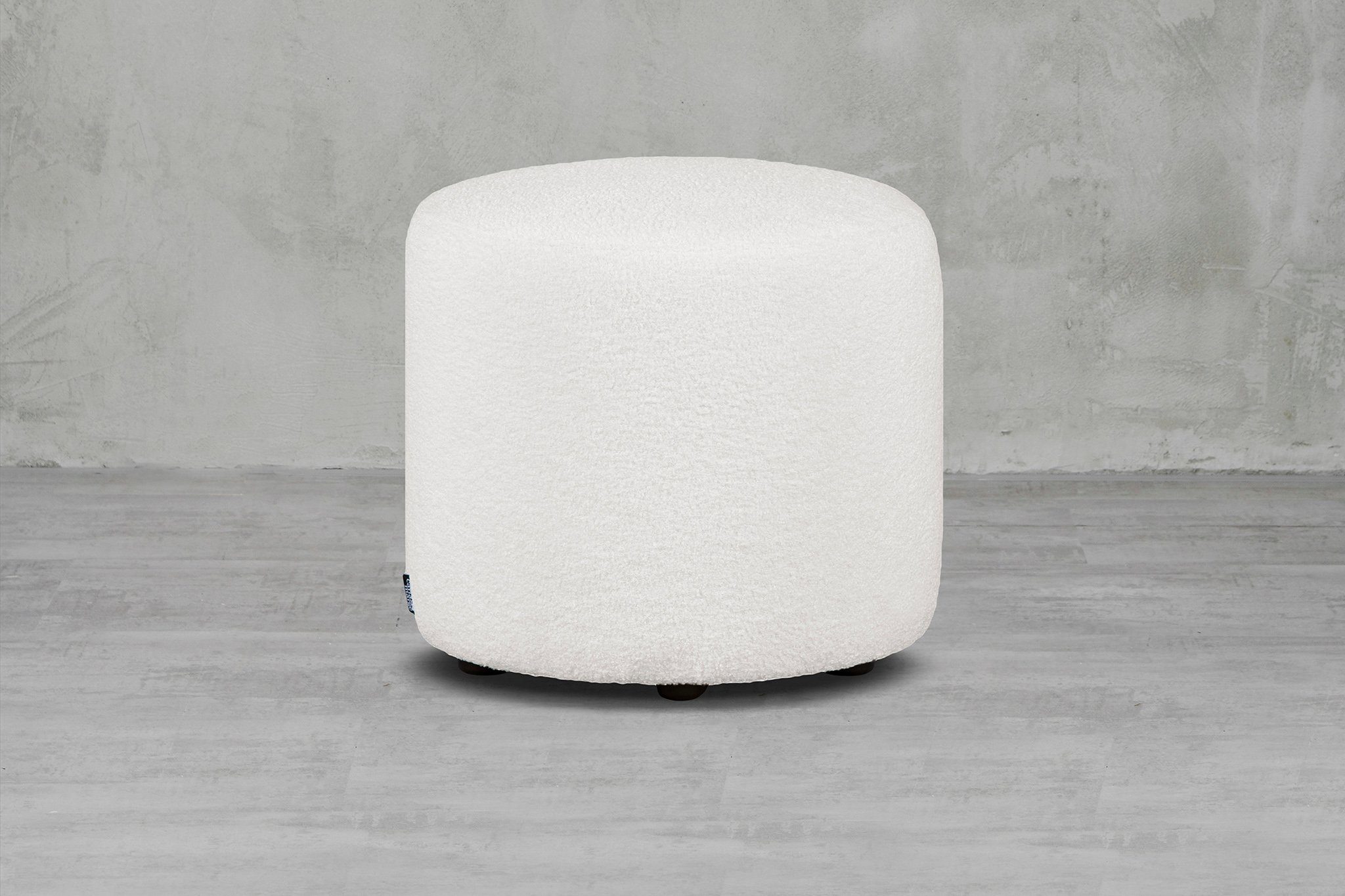 carla&marge Pouf Tirenia (Sitzhocker mit Weiß), (46x45x45cm) White Bouclé-Bezug eleganter Plüschbezug Snow in