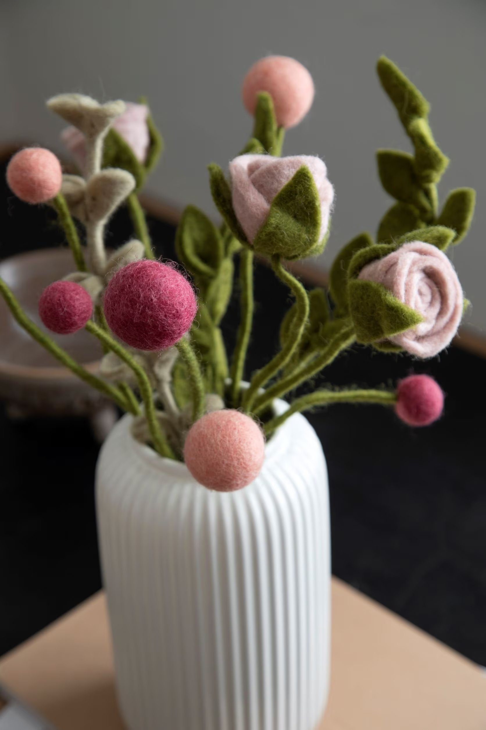 Kunstblumenstrauß Gemischter Strauß aus Filzblumen Rose, günstig online kaufen