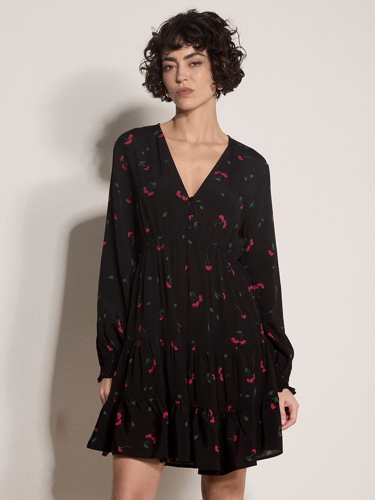 Apricot Minikleid Kurzes Crêpekleid mit Kirschprint