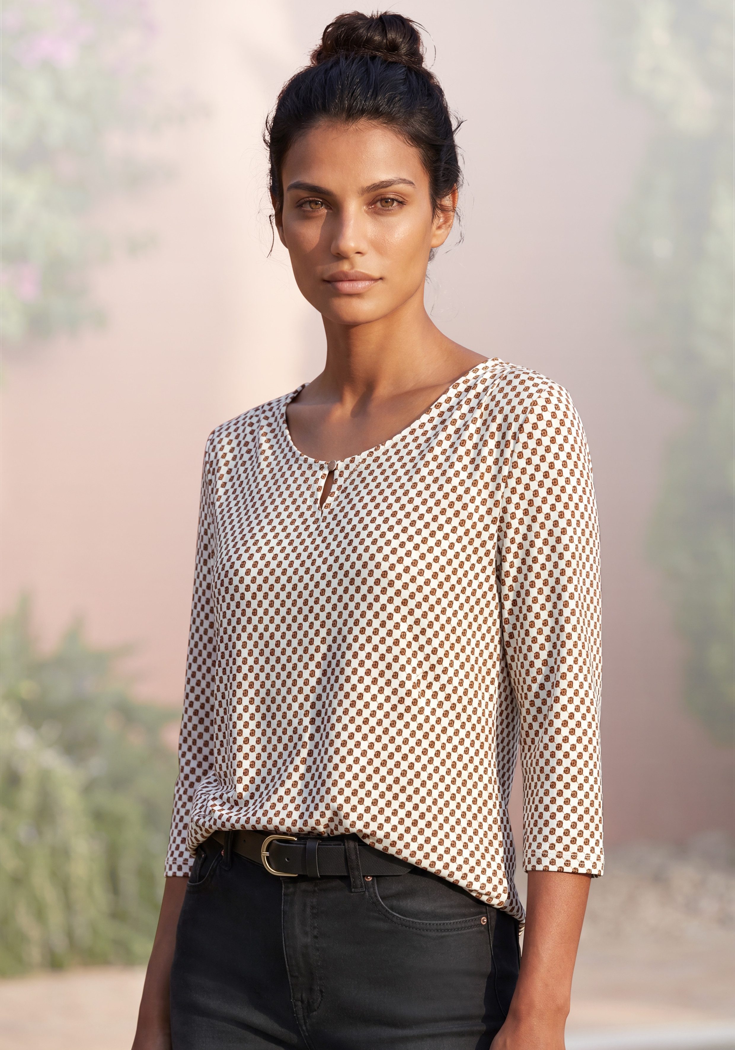 Vivance by Lascana 3/4-Arm-Shirt mit Zierknopf am Ausschnitt aus elastischem Viskose Jersey