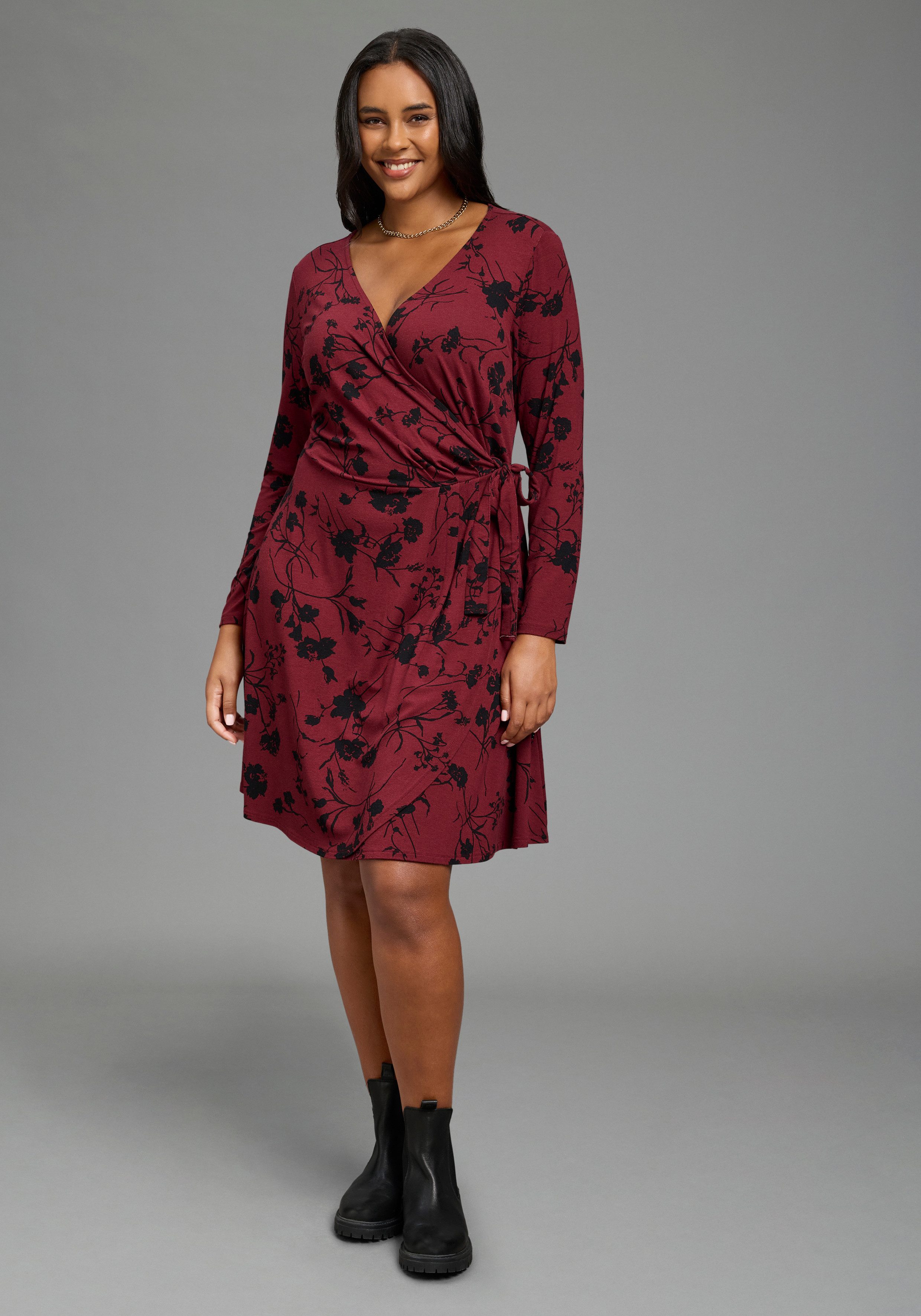 Laura Scott CURVE Wickelkleid Große Größen in großen Größen, aus elastischer Viskosemischung, taillierte Passform
