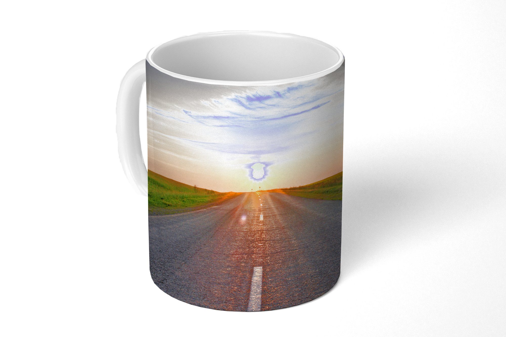 MuchoWow Tasse Sonnenaufgang über der Straße, Keramik, Kaffeetassen, Teetasse, Becher, Teetasse, Geschenk