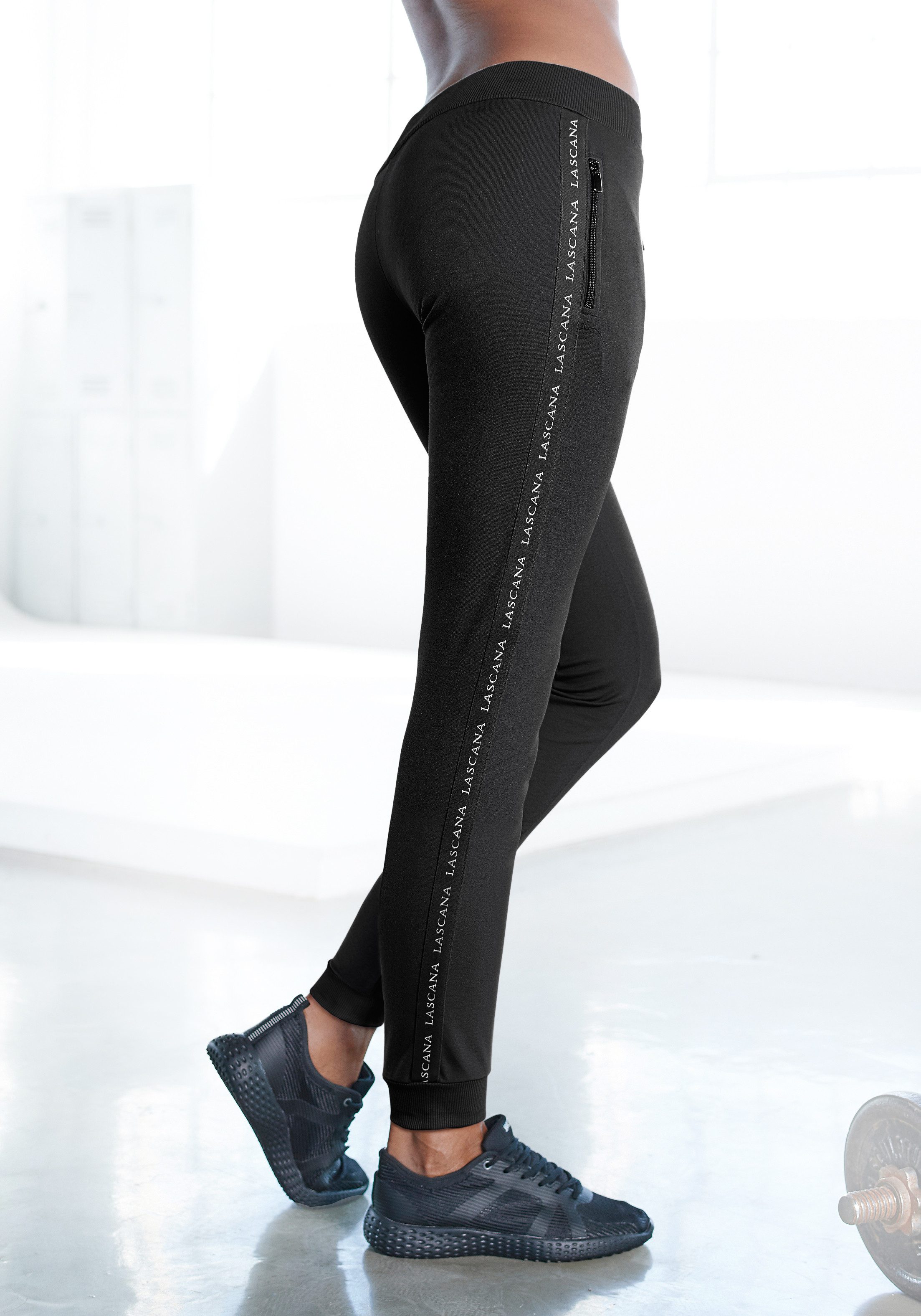 LASCANA ACTIVE Jogginghose mit Reißverschlusstaschen