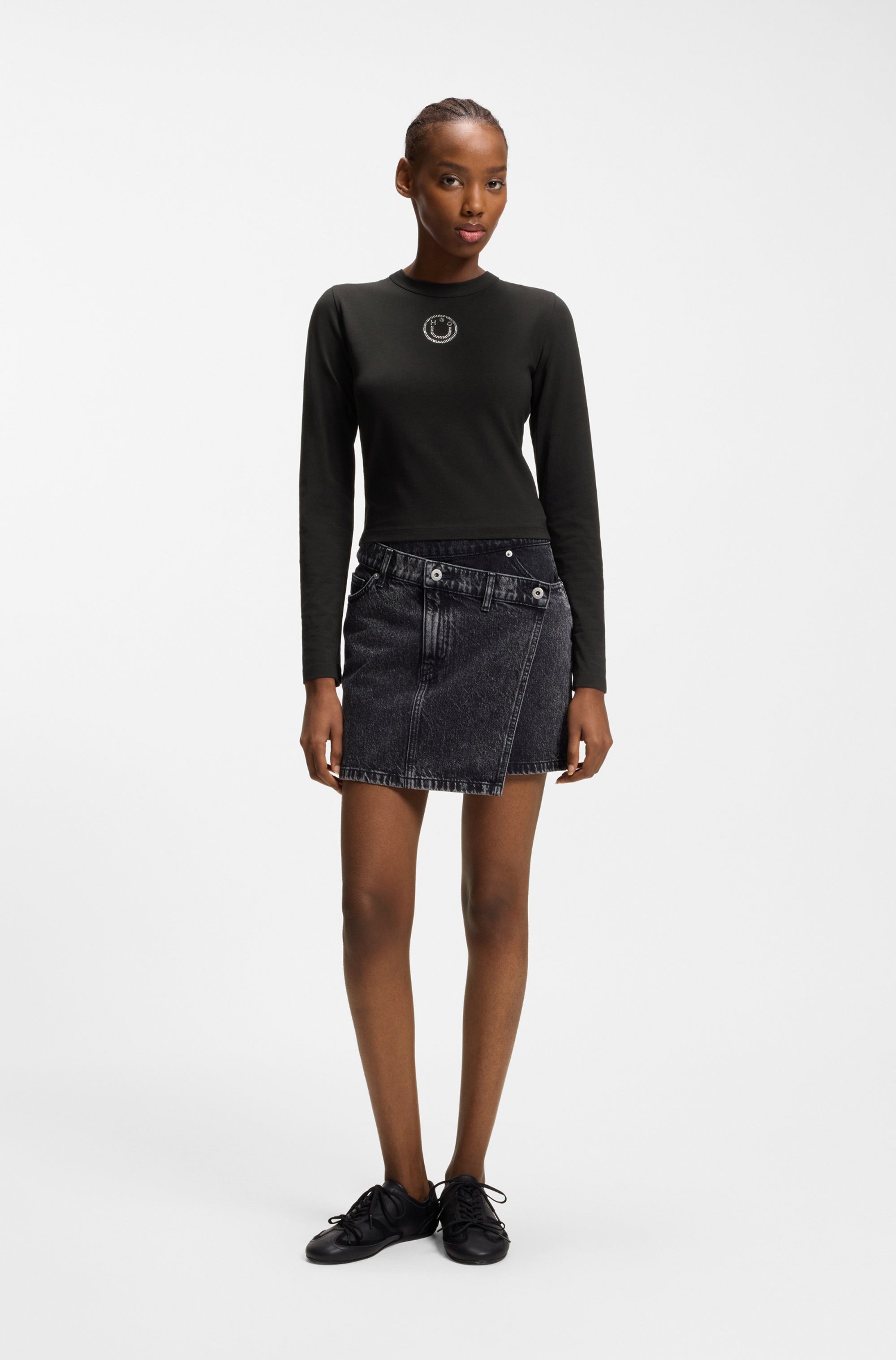 HUGO Langarmshirt Daliriee cropped, Rundhals, mit Strassbesatz