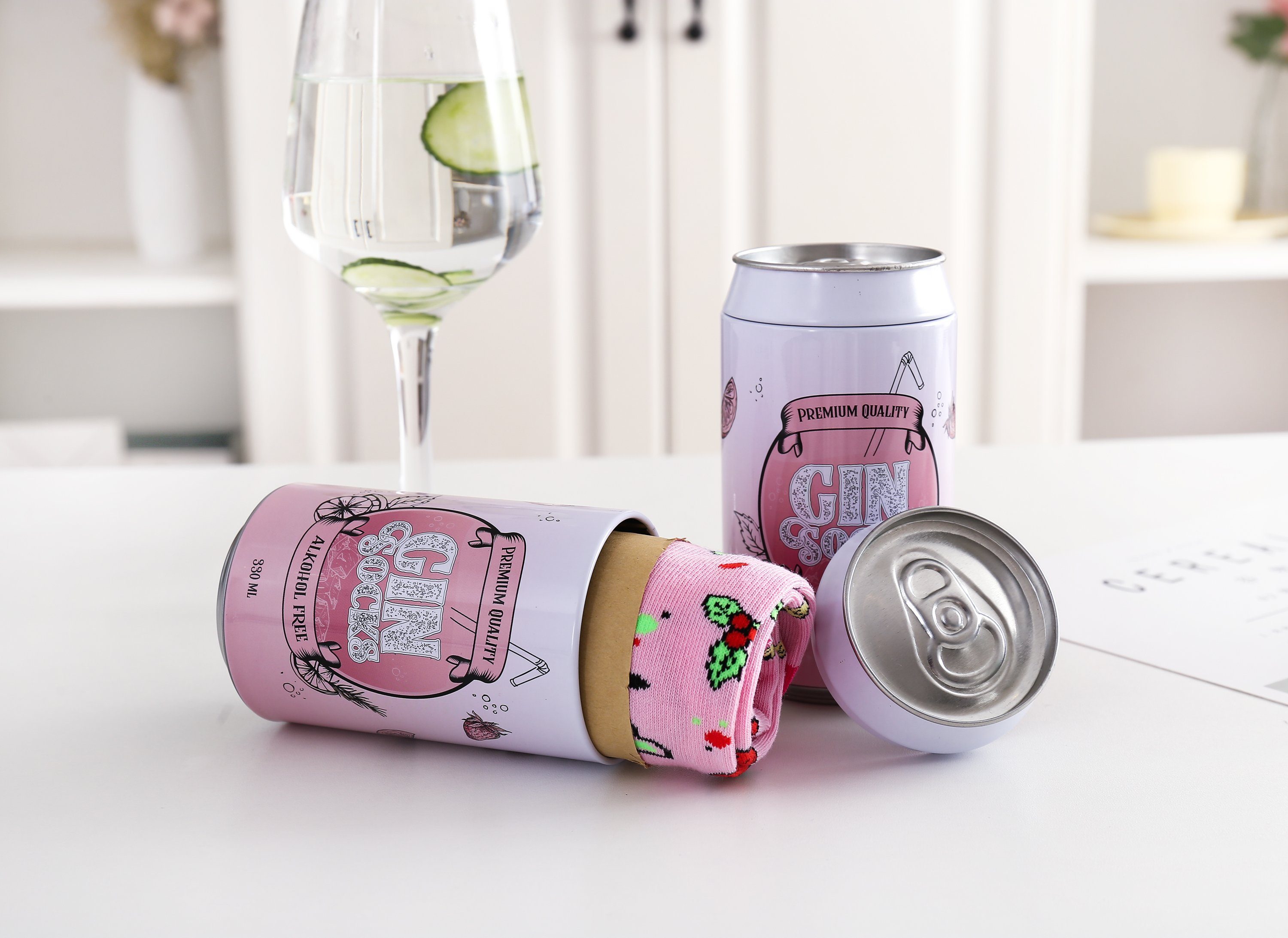 Lucadeau Freizeitsocken Geburtstagsgeschenkset für Frauen Freundin, Gin-Socken mit Spruch anti-rutsch, Geschenk, Gin Geschenk, premium Socken
