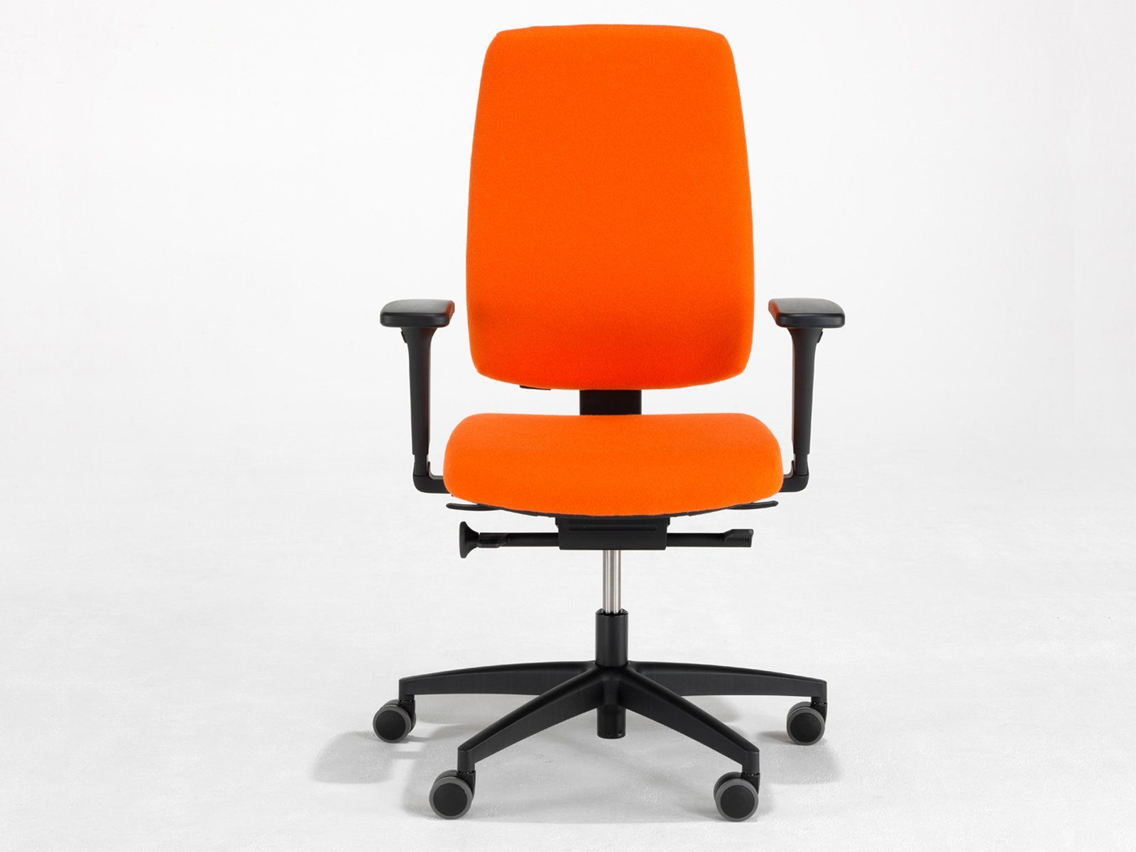 Mauser Sitzkultur Schreibtischstuhl, Ergonomisch-er Bürostuhl Orange, moderner hochwertiger Armlehnenstuhl