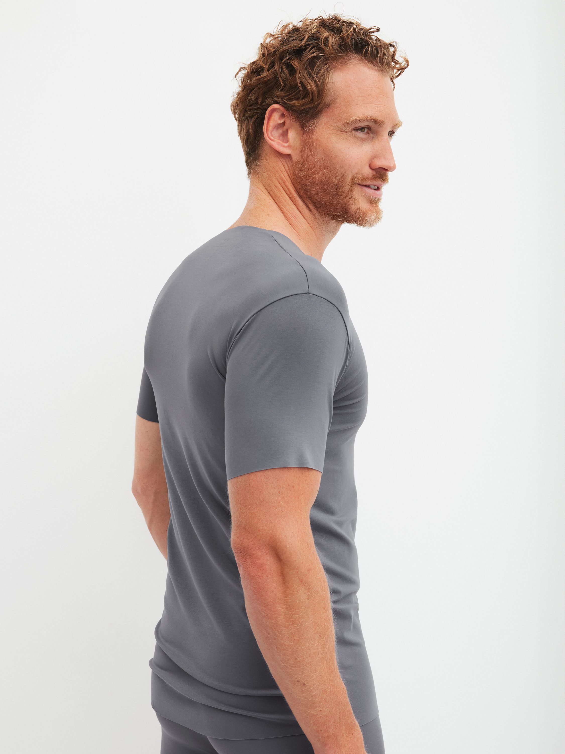 CALIDA Unterziehshirt Clean Line Herren (1-St) schnell trocknend, atmungsaktiv, temperaturausgleichend