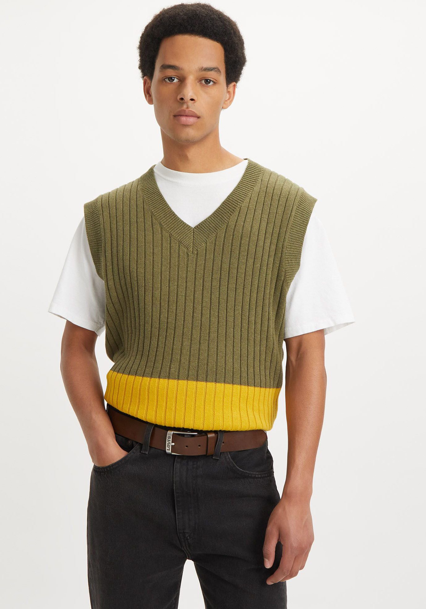 Levi's® Ledergürtel NEW DUNCAN mit Logoprägung auf der Schließe