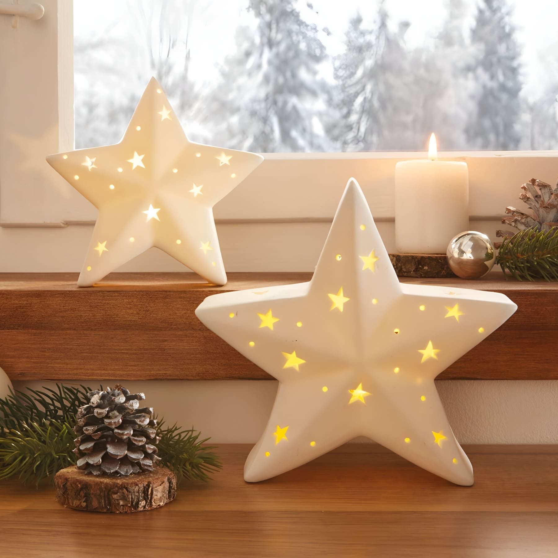 Dekoleidenschaft LED Dekofigur Stern "White" Porzellan, weiß, Leuchtsterne, Weihnachtsdeko Leuchtdeko, beleuchtet, Winterdeko im 2er Set, Ø 12 + 15 cm