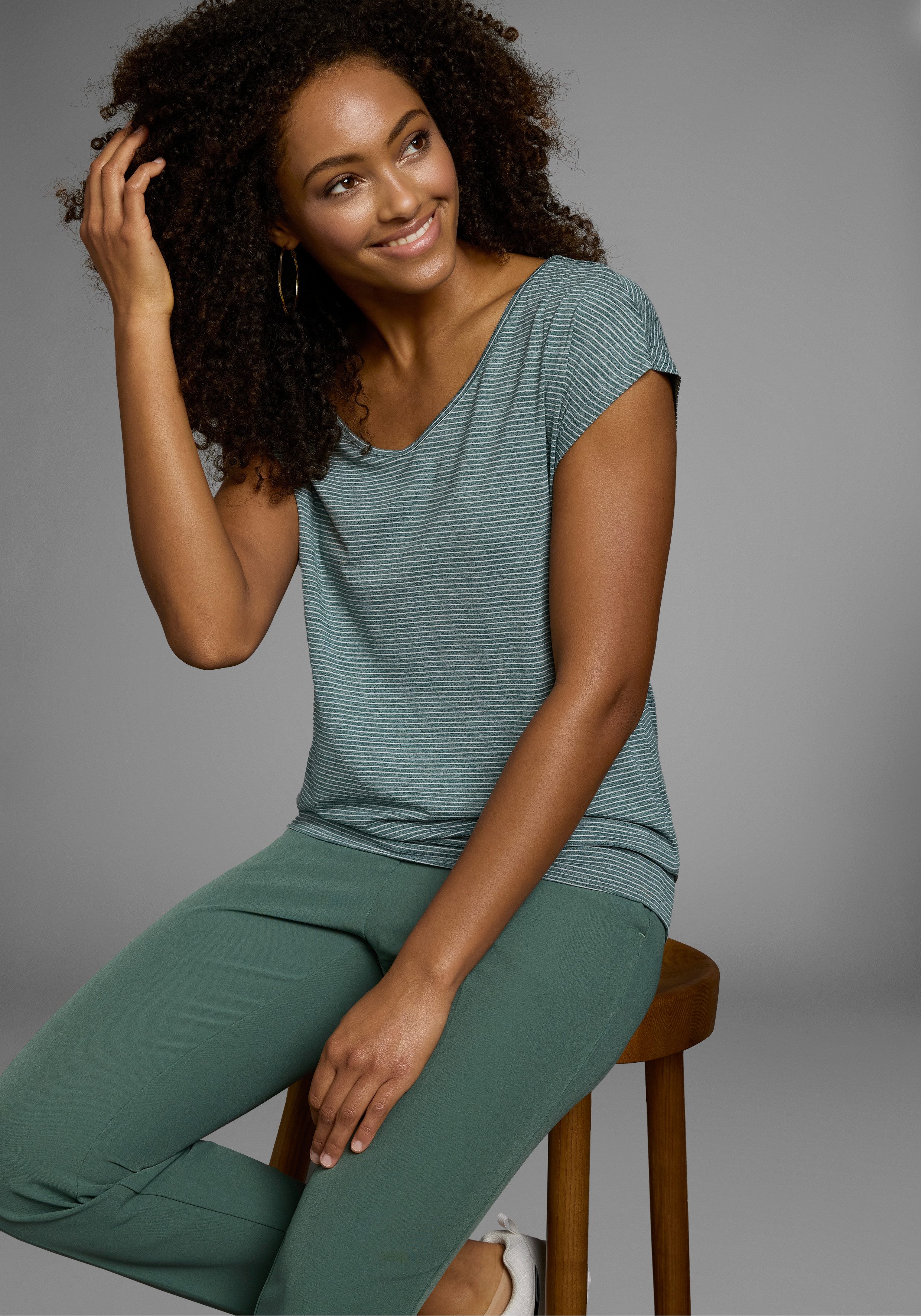 H.I.S Funktionsshirt (Spar-Set, 2er-Pack) ärmellos, figurfreundlicher Schnitt, ideal für Sport und Wandern