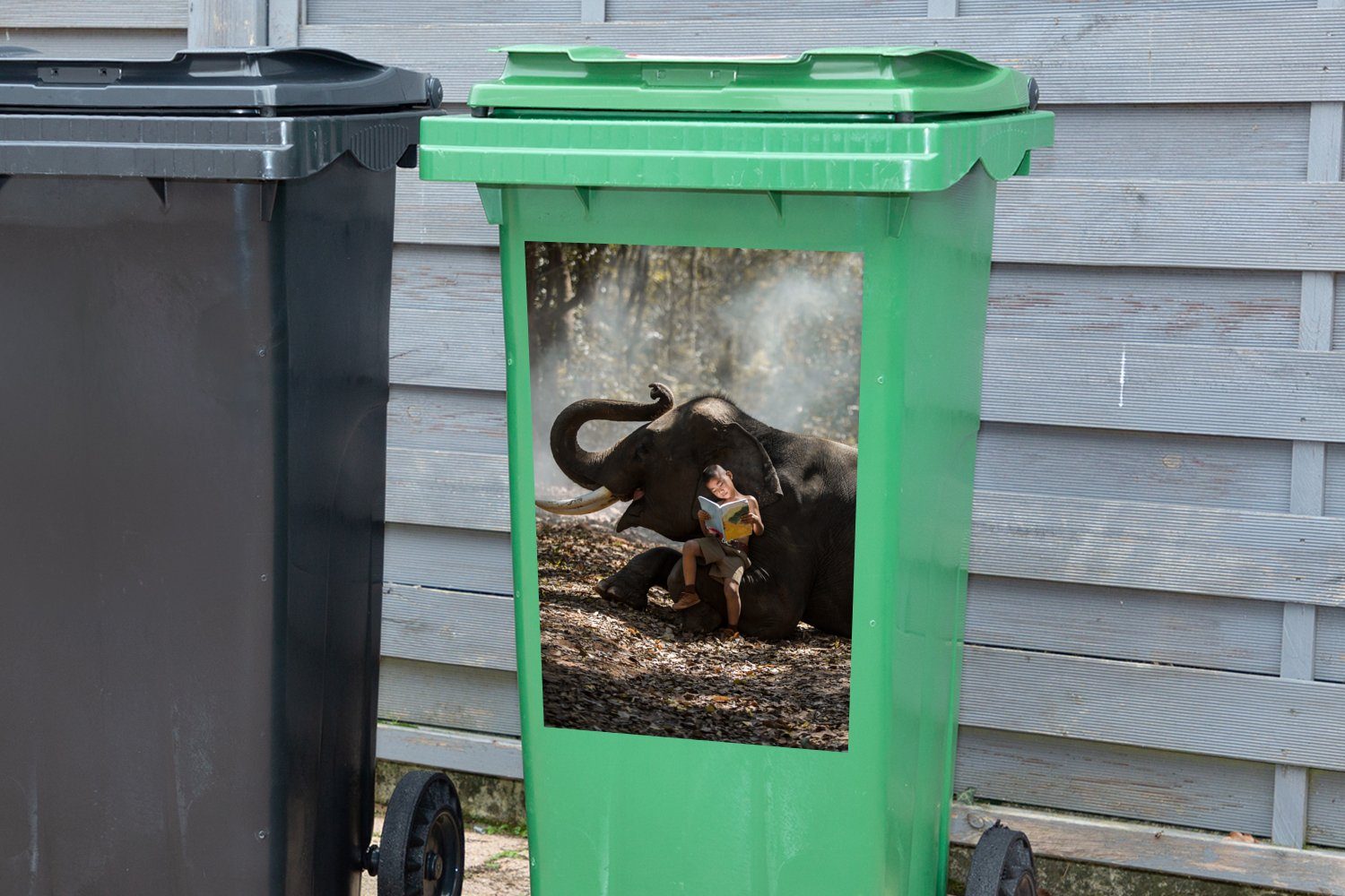 MuchoWow Wandsticker Elefant Tiere Wald Buch - Mülleimer-aufkleber, Abfalbehälter Natur - - Junge Mülltonne, Container, Sticker, - St), - (1