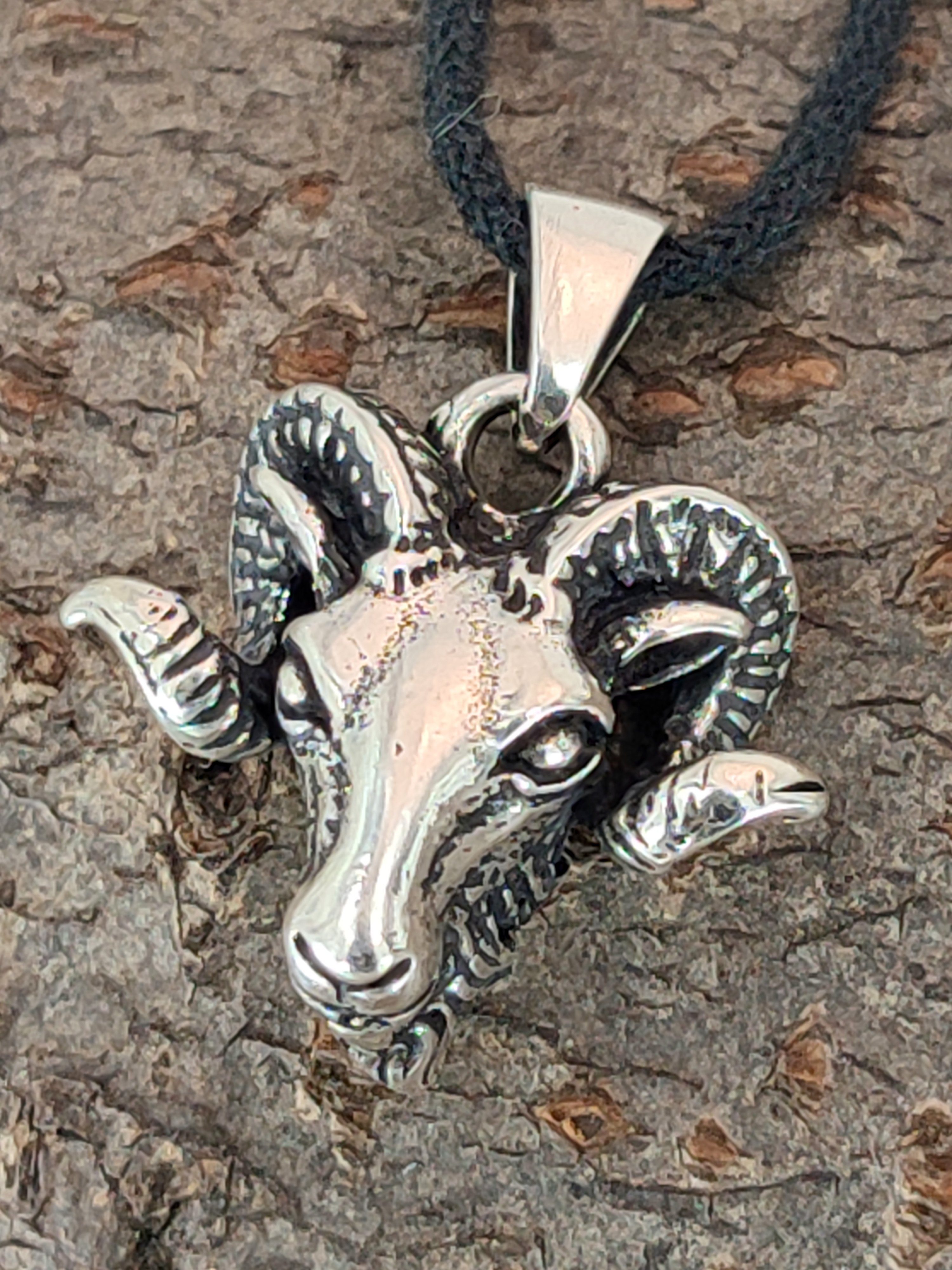 Kiss of Leather Kettenanhänger Widder Anhänger 925 Silber Kopf Widderkopf Schaf Ziege Schädel
