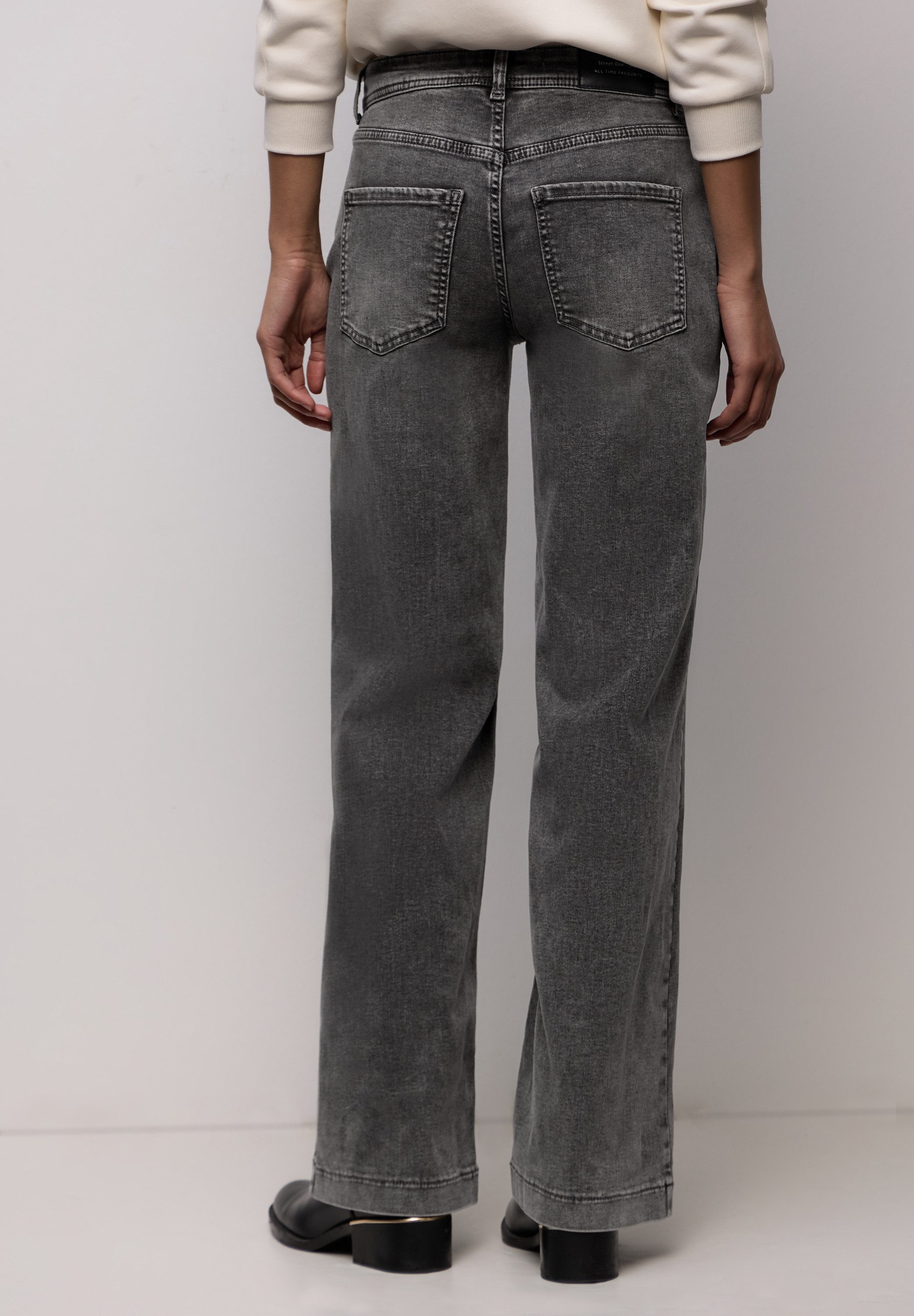 STREET ONE Comfort-fit-Jeans in grauer Waschung
